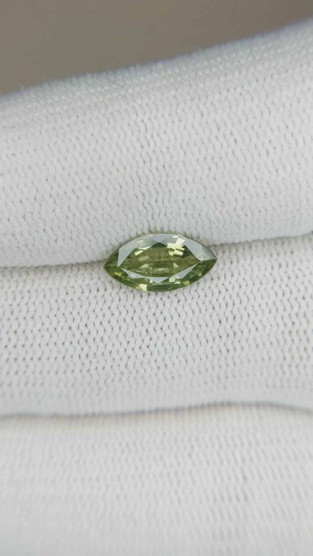 1.64 Ct. Green Sapphire from Ceylon (Sri Lanka) Size Video