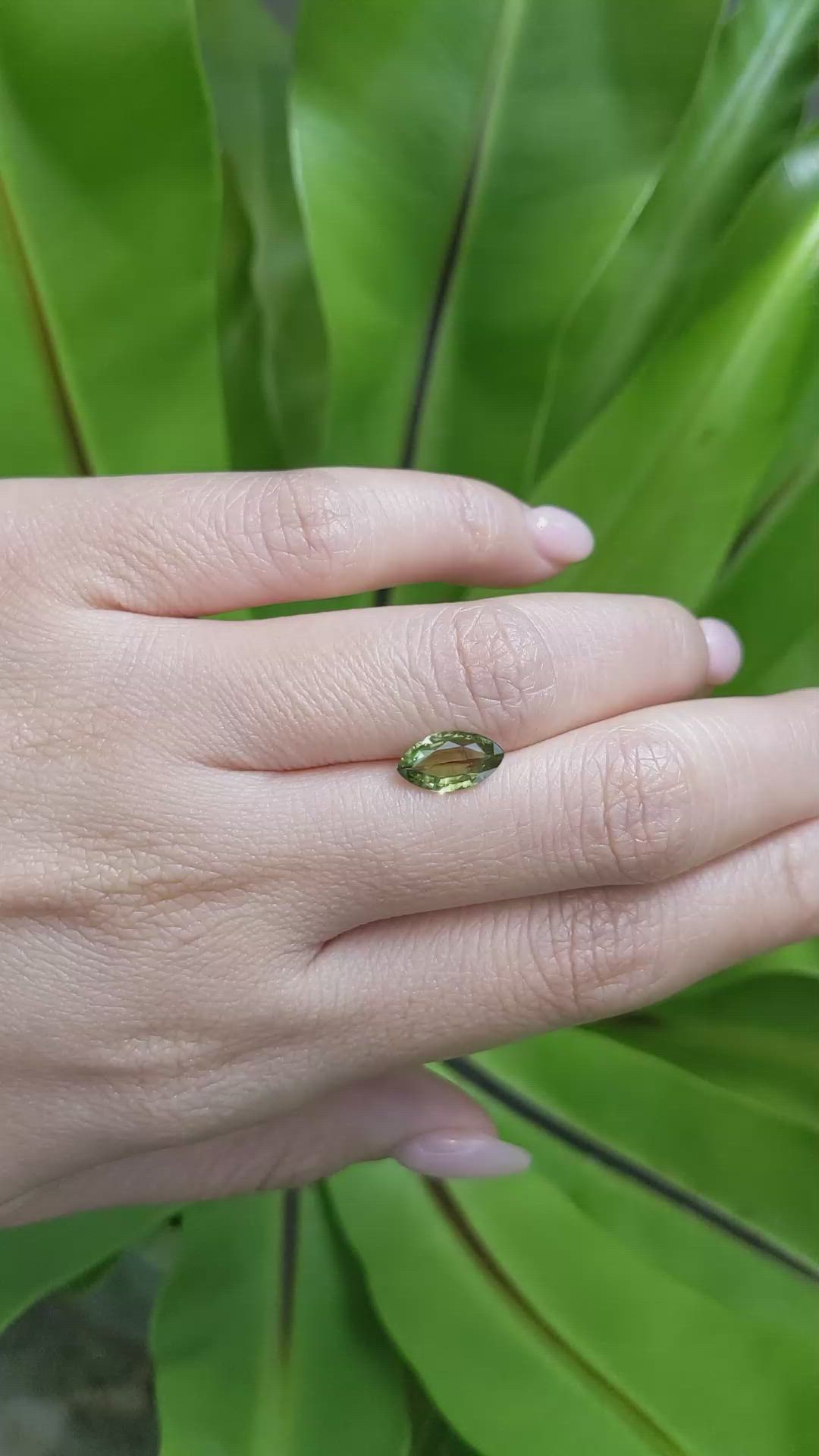 1.25 Ct. Green Sapphire from Ceylon (Sri Lanka) Size Video