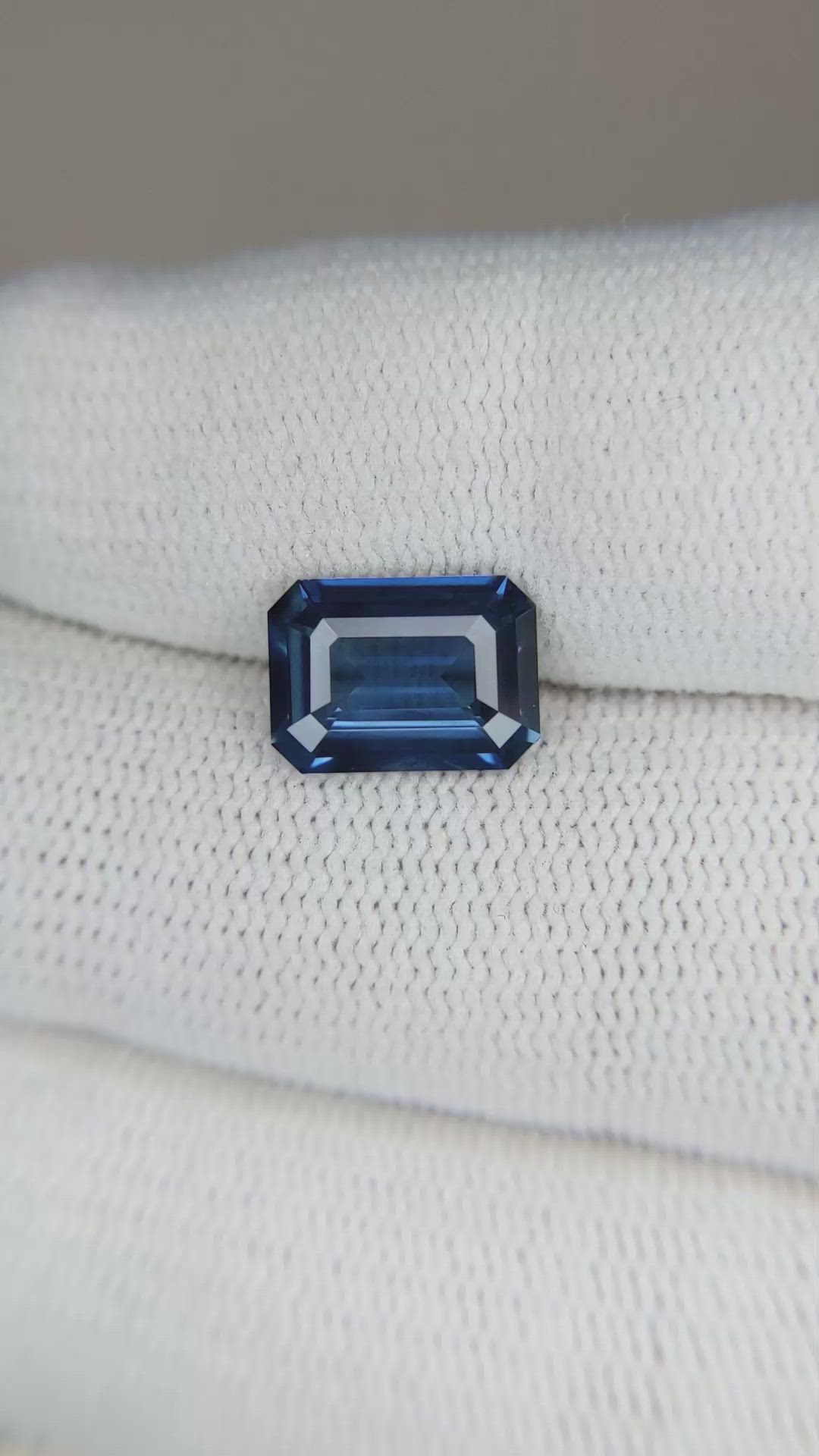 2.78 Ct. Blue Sapphire from Ceylon (Sri Lanka) Size Video