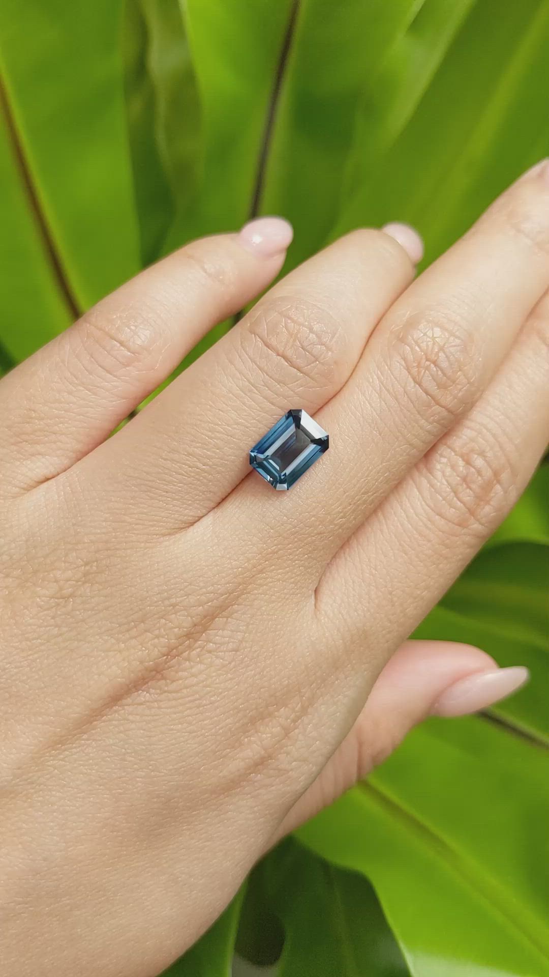 2.78 Ct. Blue Sapphire from Ceylon (Sri Lanka) Size Video