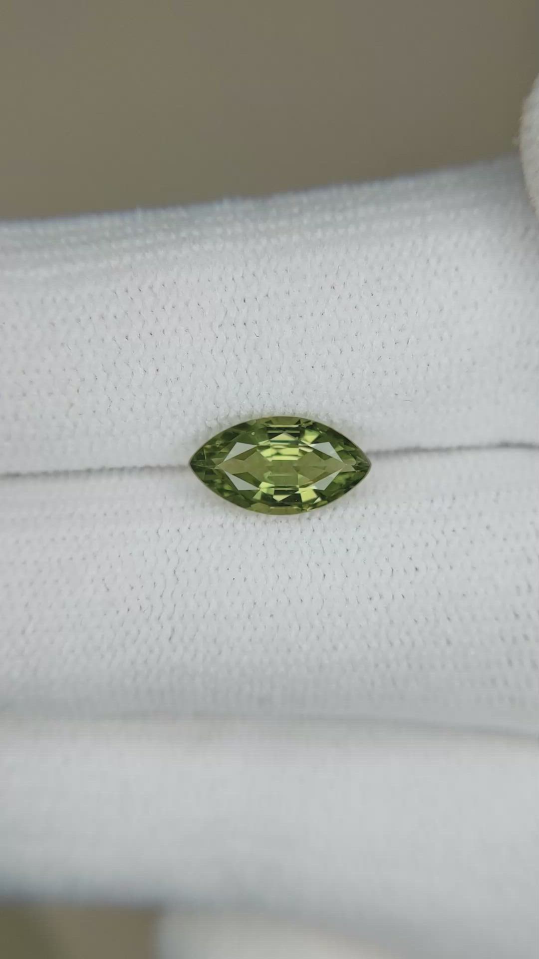 1.40 Ct. Yellowish Green Sapphire from Ceylon (Sri Lanka) Size Video