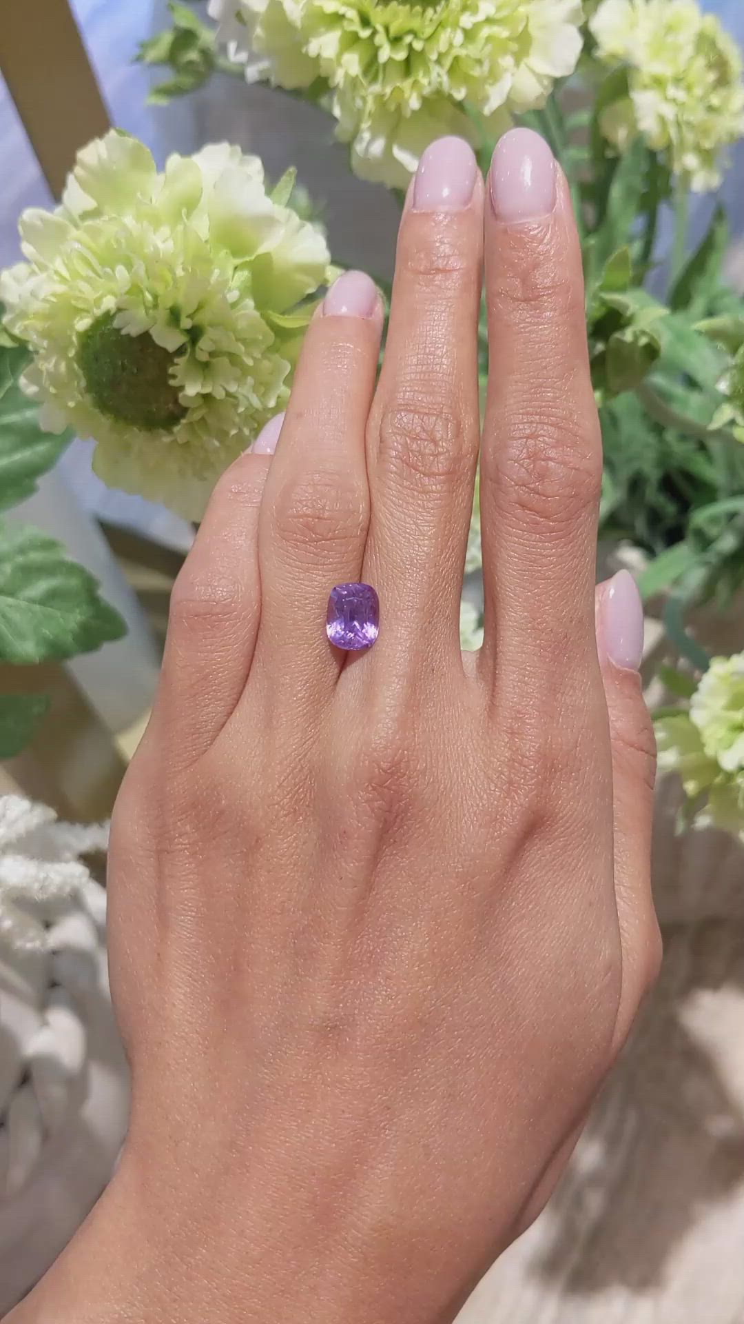 4.20 Ct. Pinkish Purple Sapphire from Ceylon (Sri Lanka) Size Video