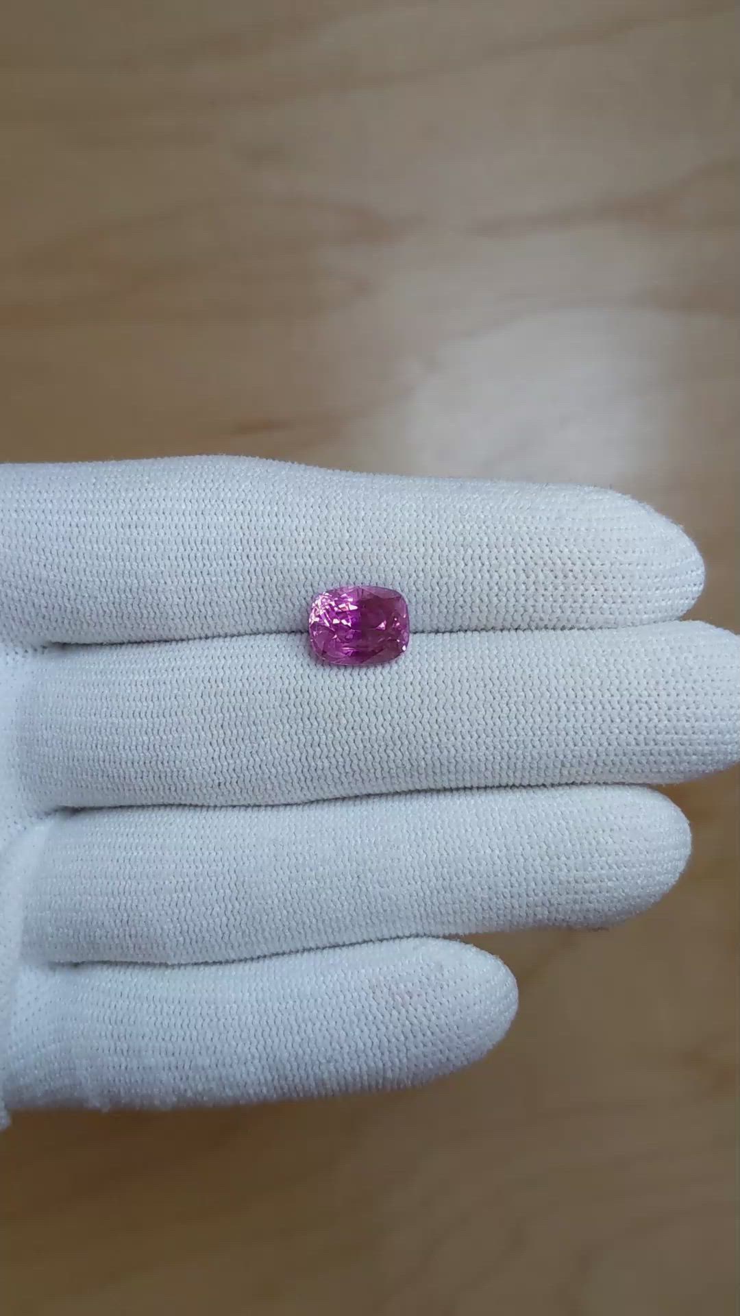 4.20 Ct. Pinkish Purple Sapphire from Ceylon (Sri Lanka) Size Video