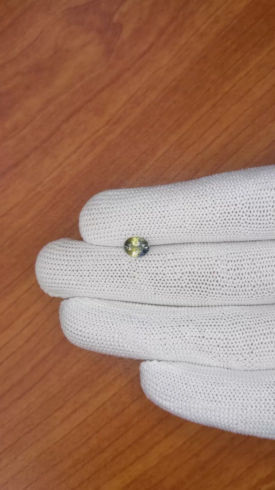 1.11 Ct. Bi Color Sapphire from Ceylon (Sri Lanka) Size Video