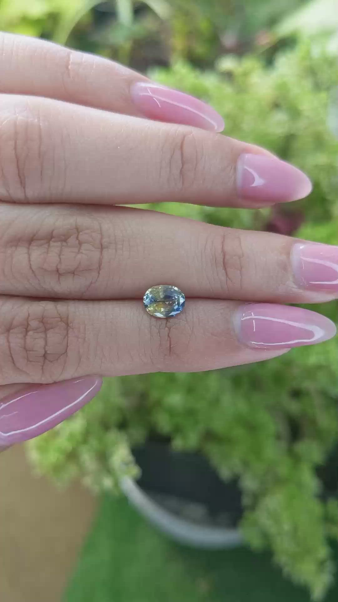 1.11 Ct. Bi Color Sapphire from Ceylon (Sri Lanka) Size Video