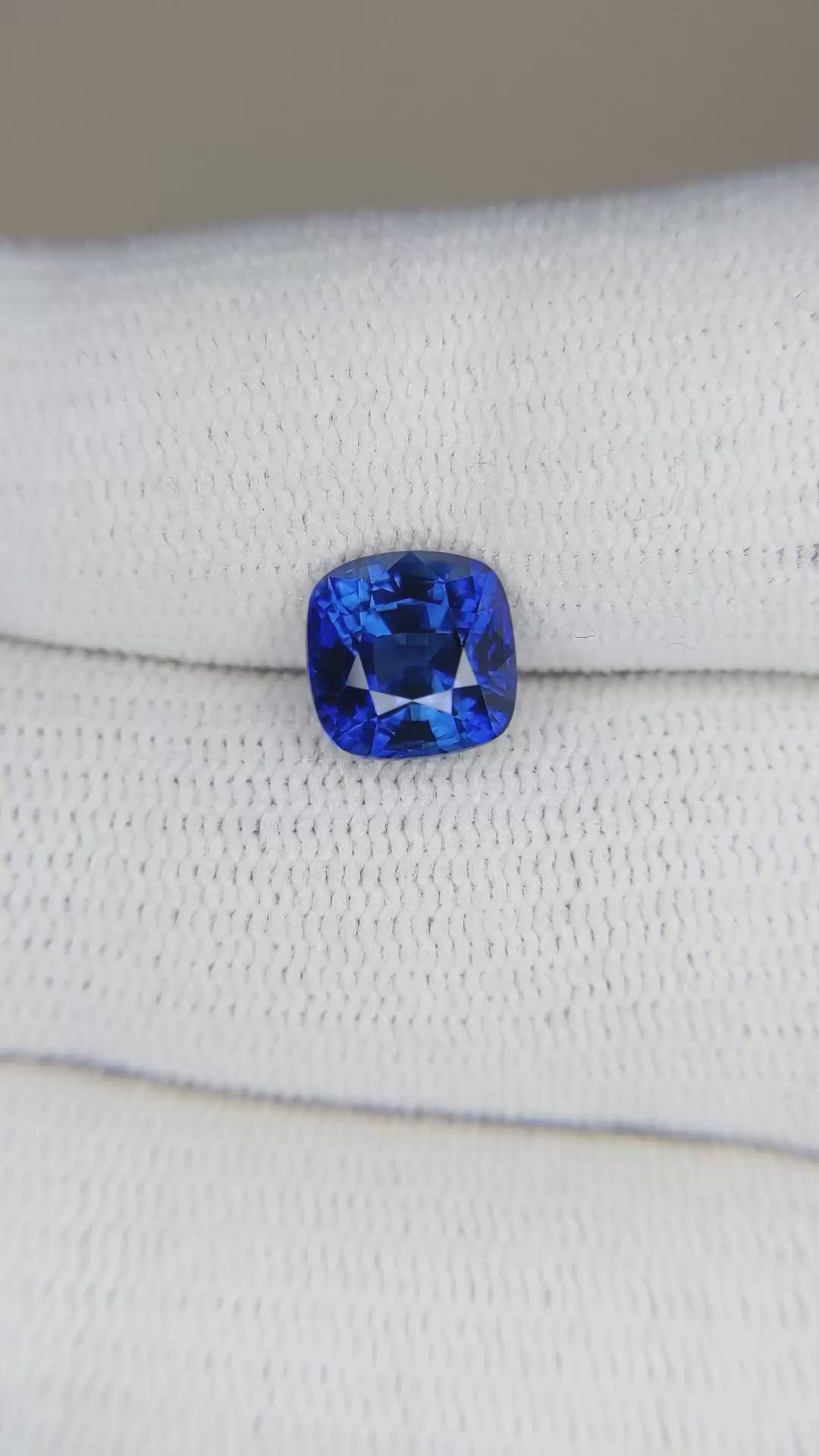 2.59 Ct. Blue Sapphire from Ceylon (Sri Lanka) Size Video