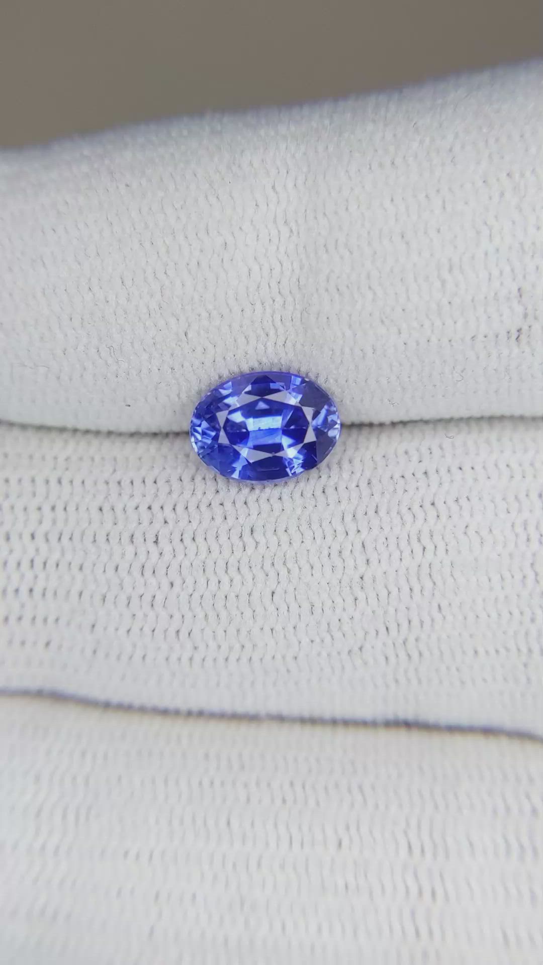 1.50 Ct. Blue Sapphire from Ceylon (Sri Lanka) Size Video