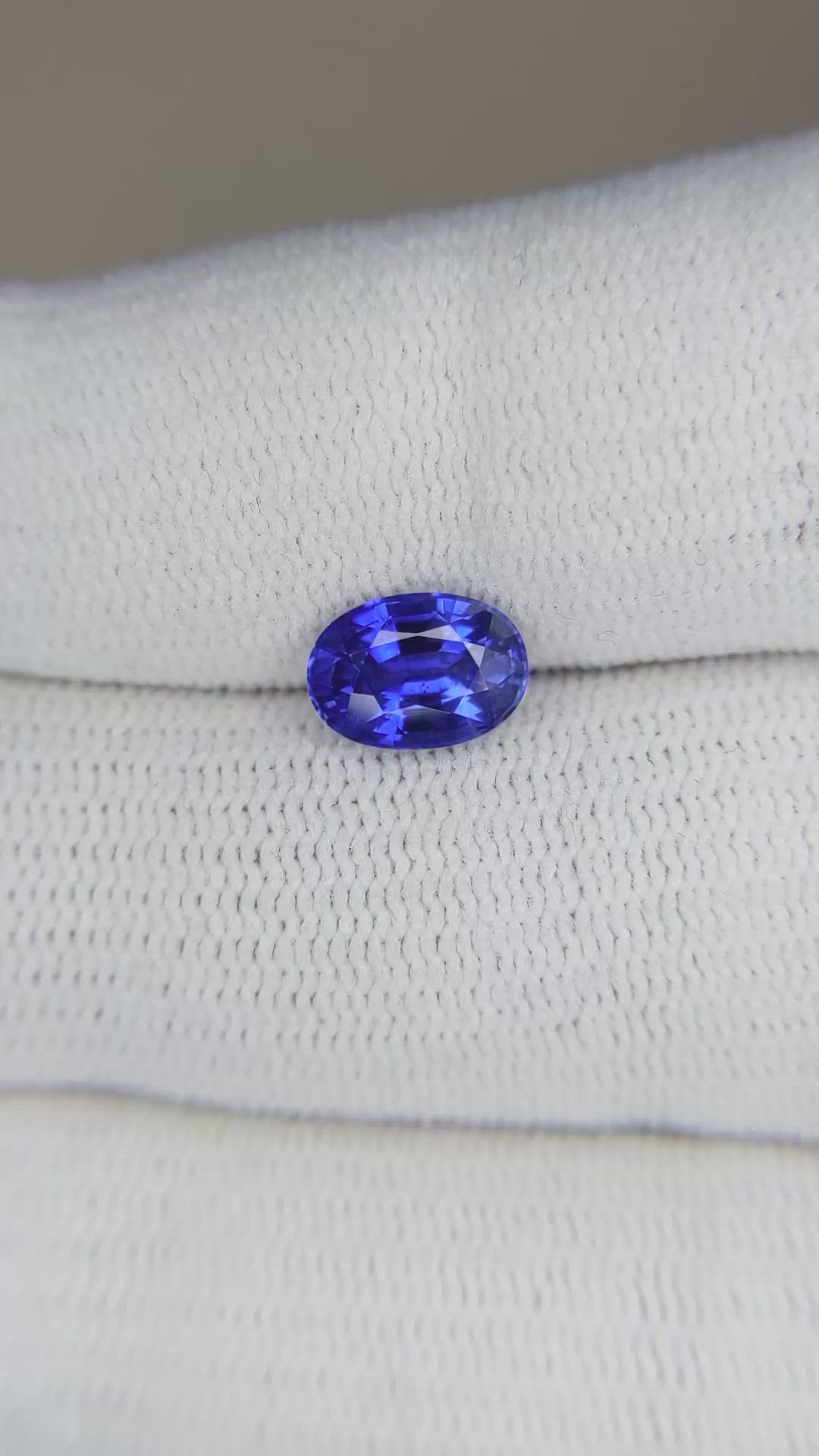 1.48 Ct. Blue Sapphire from Ceylon (Sri Lanka) Size Video