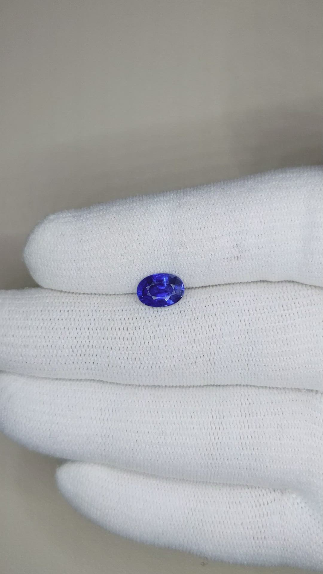 1.48 Ct. Blue Sapphire from Ceylon (Sri Lanka) Size Video