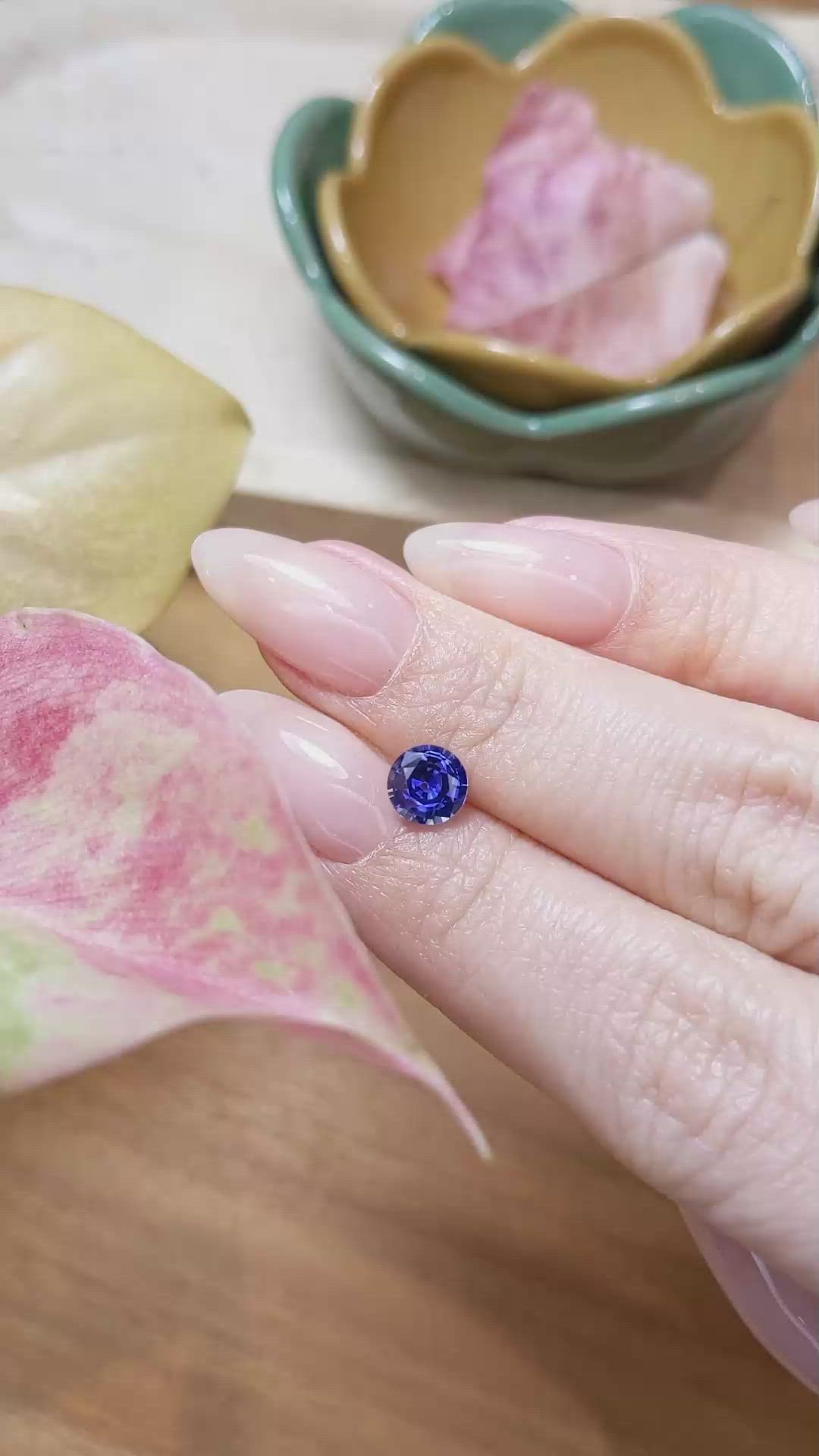 1.09 Ct. Purplish Blue Sapphire from Ceylon (Sri Lanka) Size Video