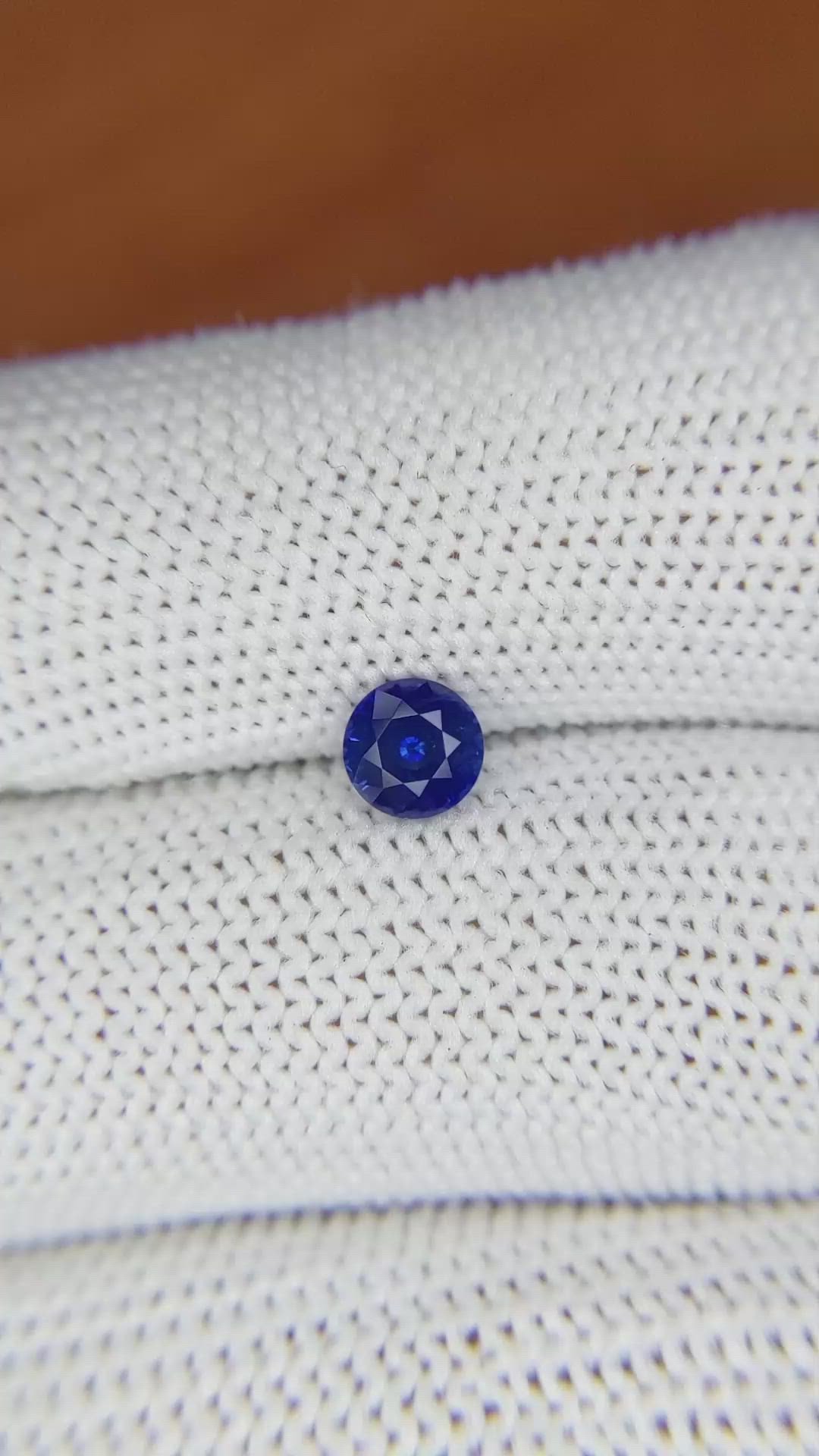0.70 Ct. Blue Sapphire from Ceylon (Sri Lanka) Size Video