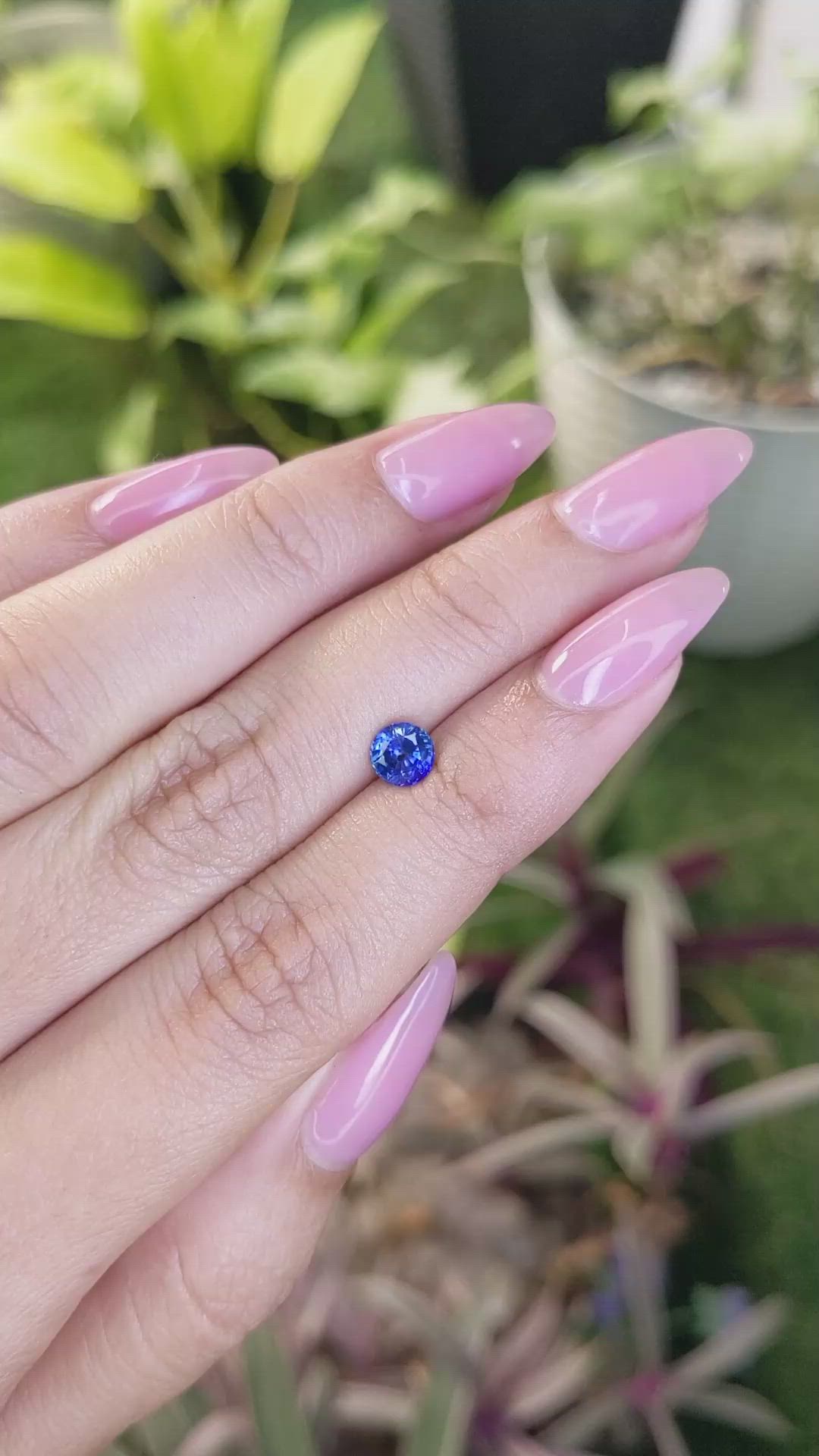 0.75 Ct. Blue Sapphire from Ceylon (Sri Lanka) Size Video