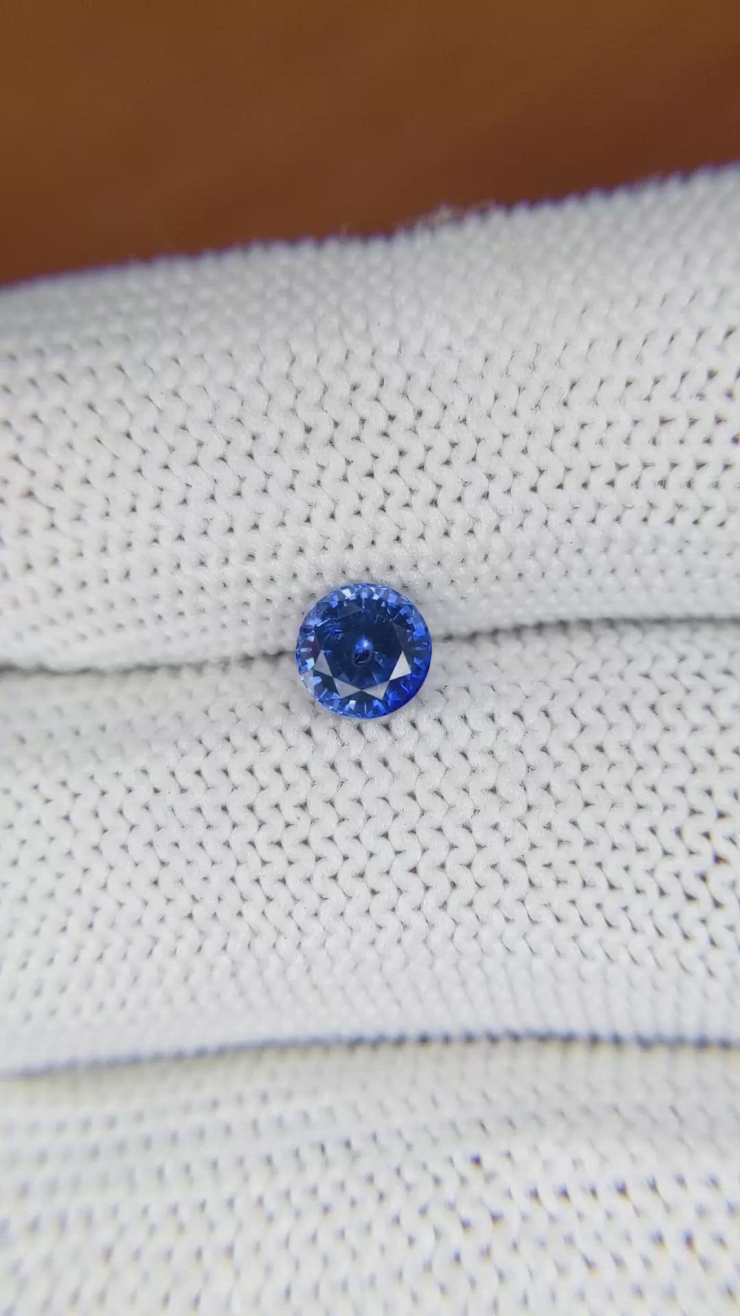 0.75 Ct. Blue Sapphire from Ceylon (Sri Lanka) Size Video