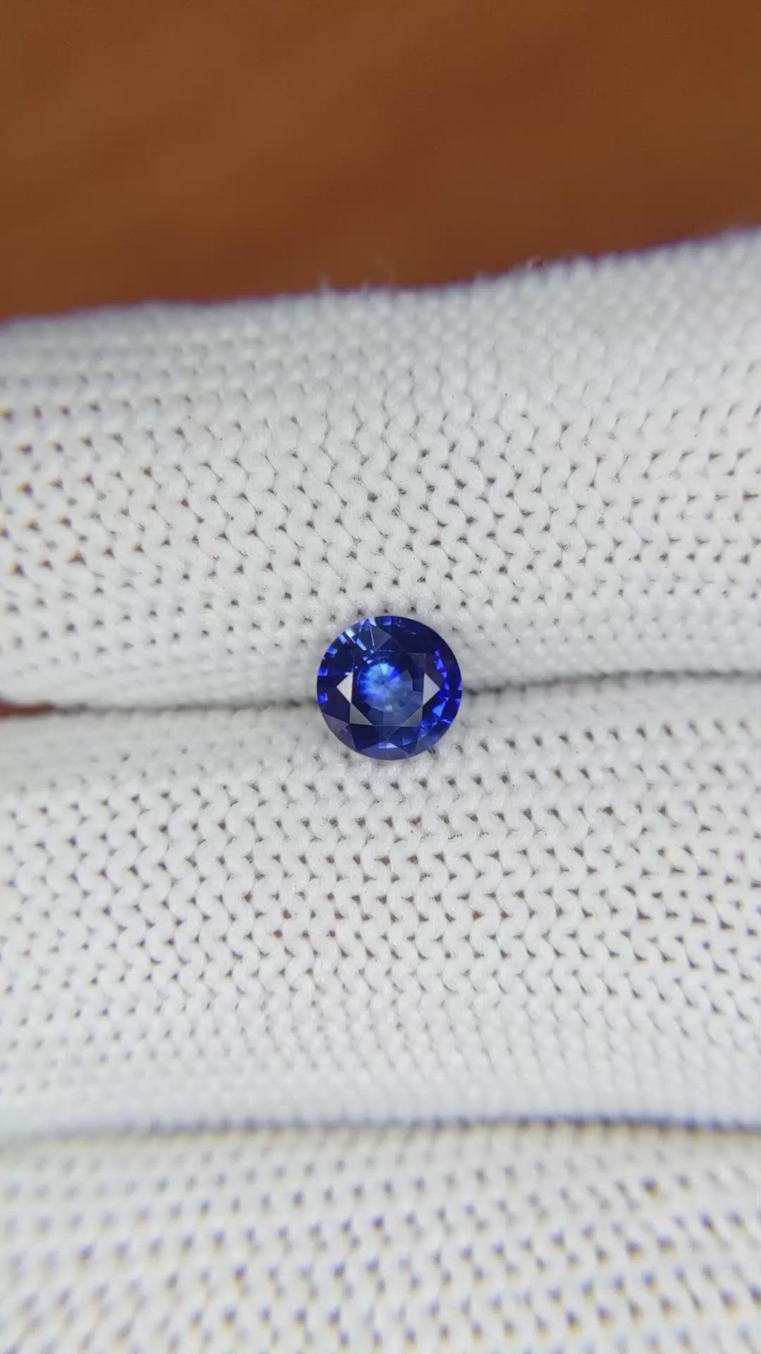 0.71 Ct. Blue Sapphire from Ceylon (Sri Lanka) Size Video
