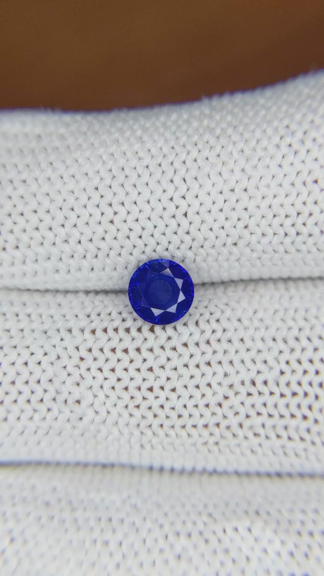 0.86 Ct. Blue Sapphire from Ceylon (Sri Lanka) Size Video