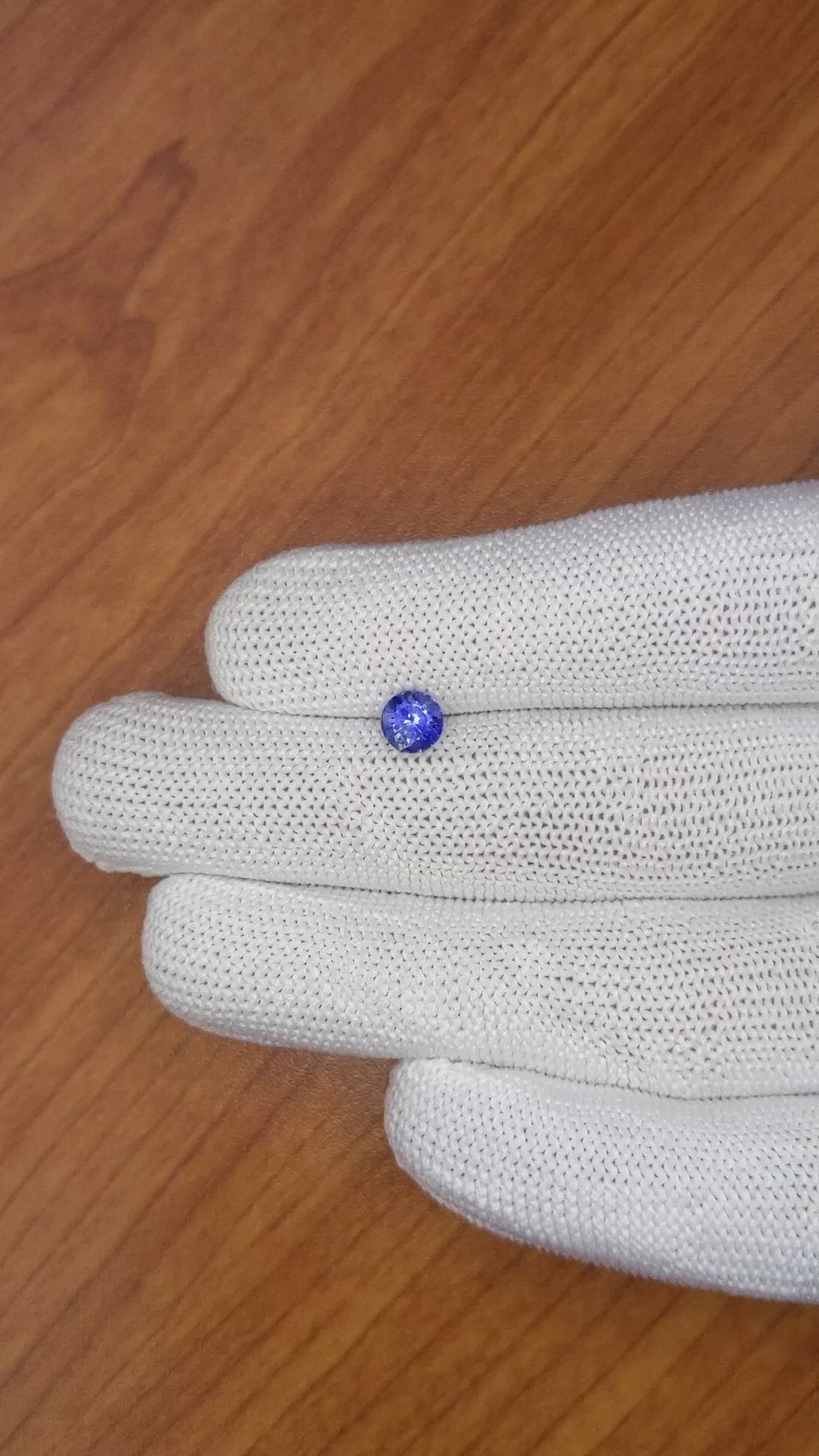1.03 Ct. Blue Sapphire from Ceylon (Sri Lanka) Size Video