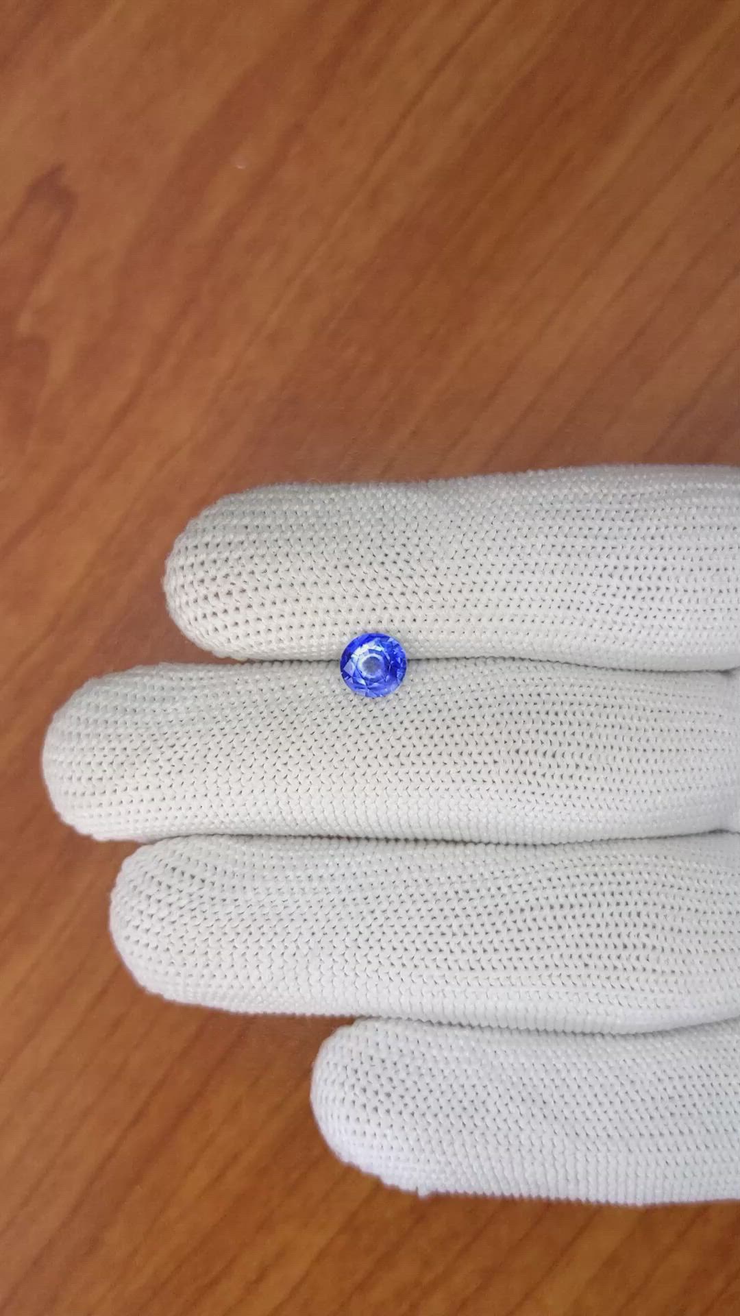0.82 Ct. Blue Sapphire from Ceylon (Sri Lanka) Size Video