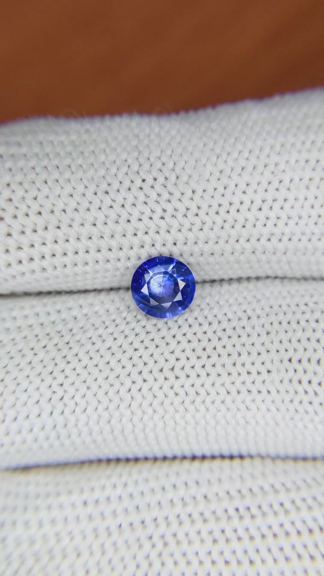 0.82 Ct. Blue Sapphire from Ceylon (Sri Lanka) Size Video