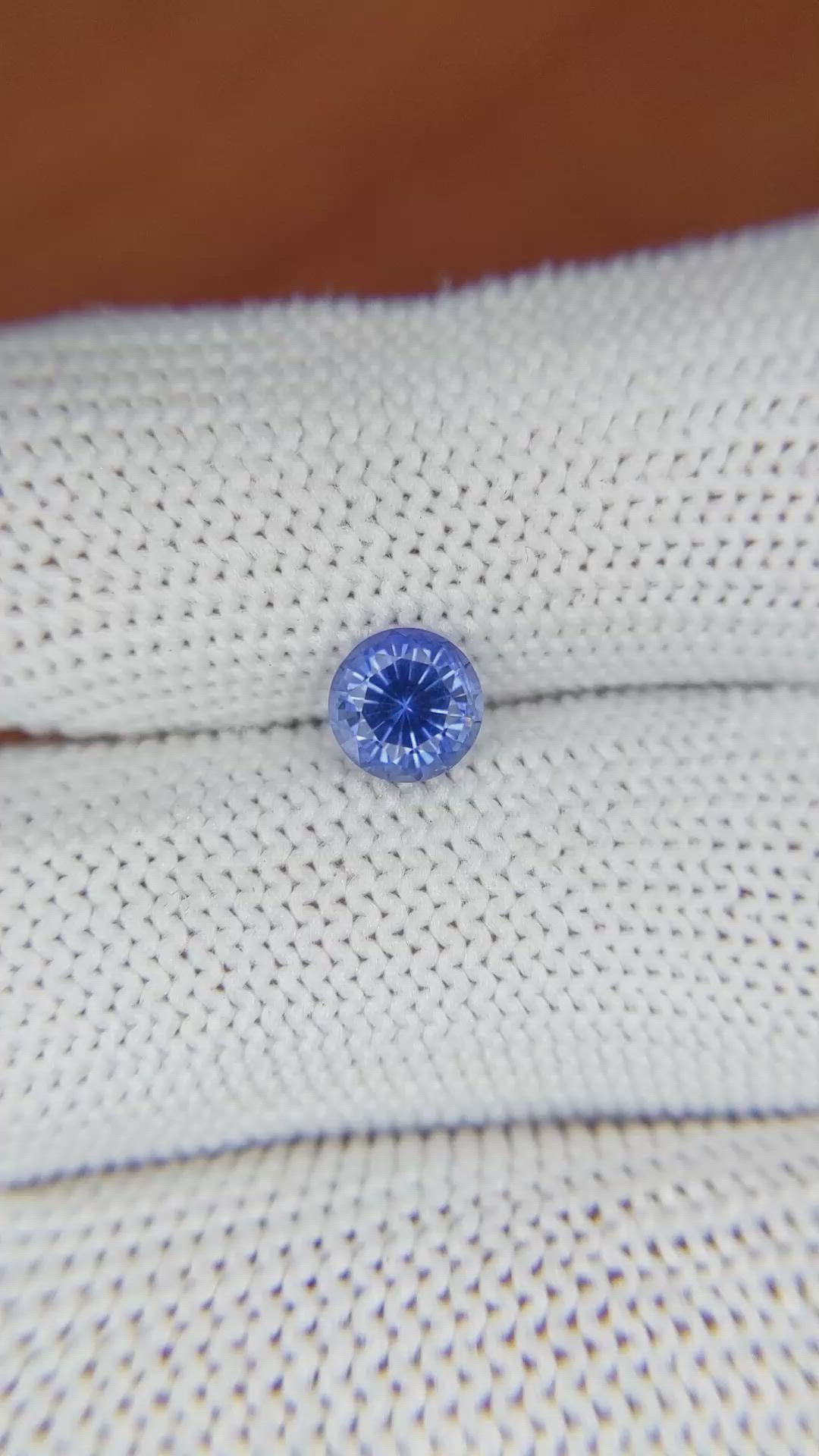 1.00 Ct. Blue Sapphire from Ceylon (Sri Lanka) Size Video