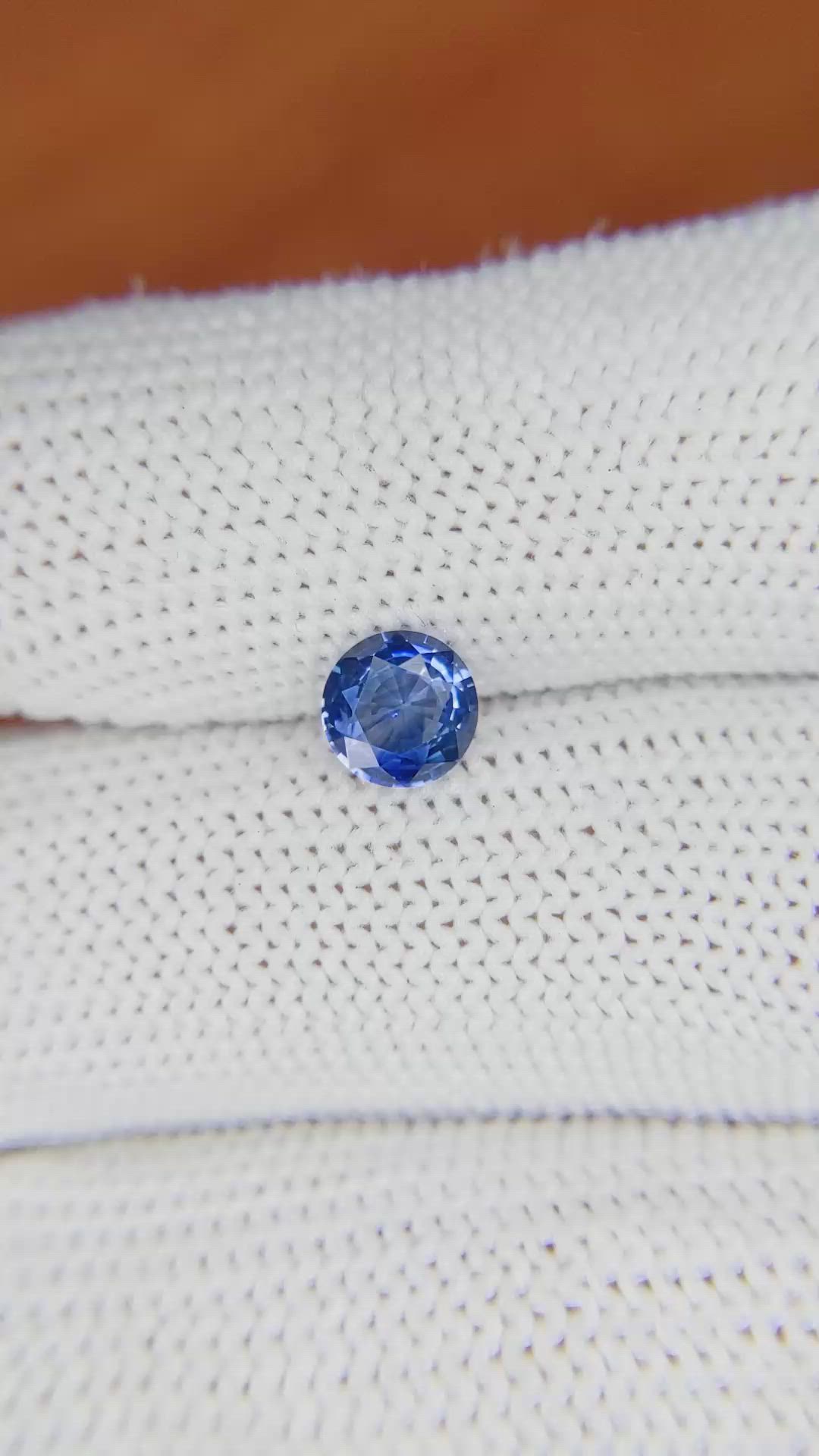 0.83 Ct. Blue Sapphire from Ceylon (Sri Lanka) Size Video