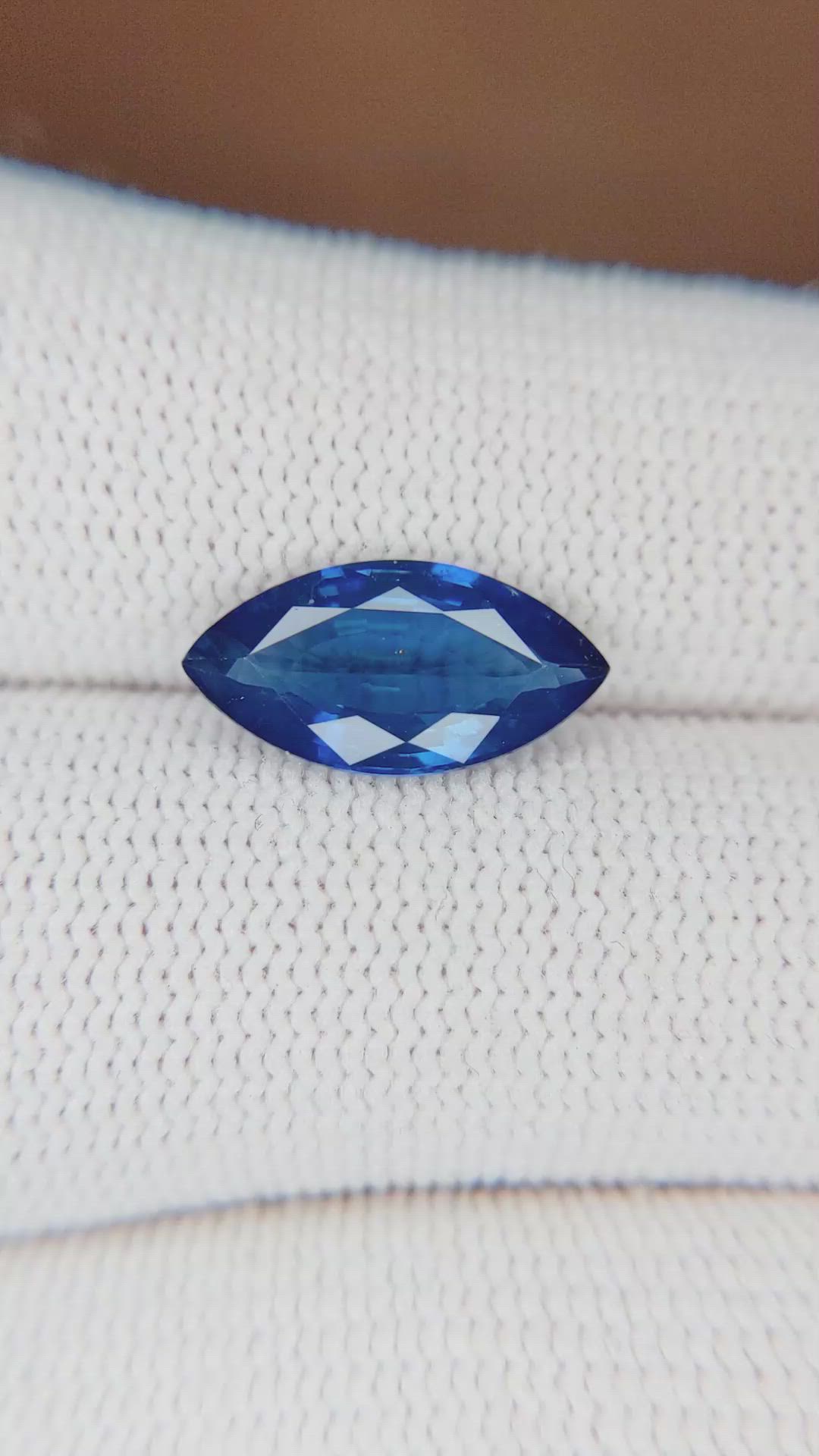 3.07 Ct. Blue Sapphire from Ceylon (Sri Lanka) Size Video