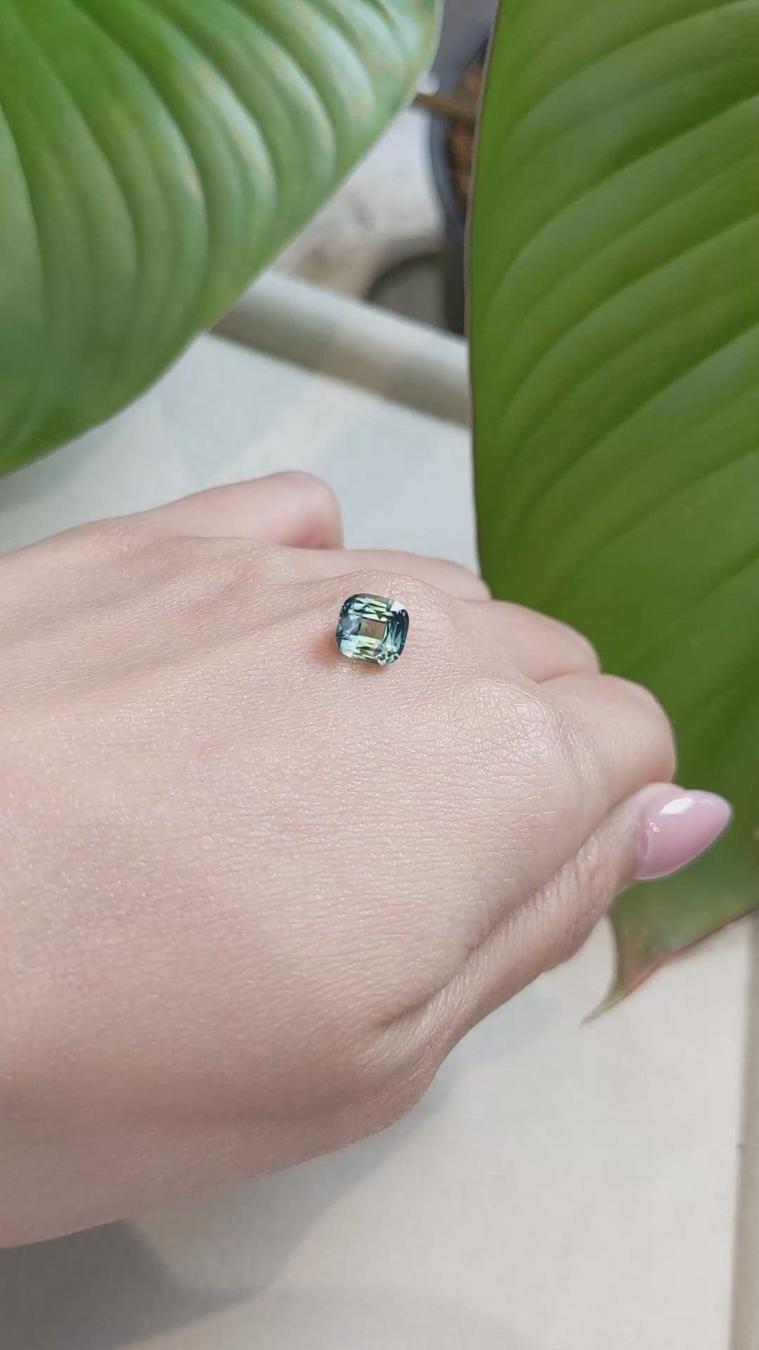 3.02 Ct. Bi Color Sapphire from Ceylon (Sri Lanka) Size Video