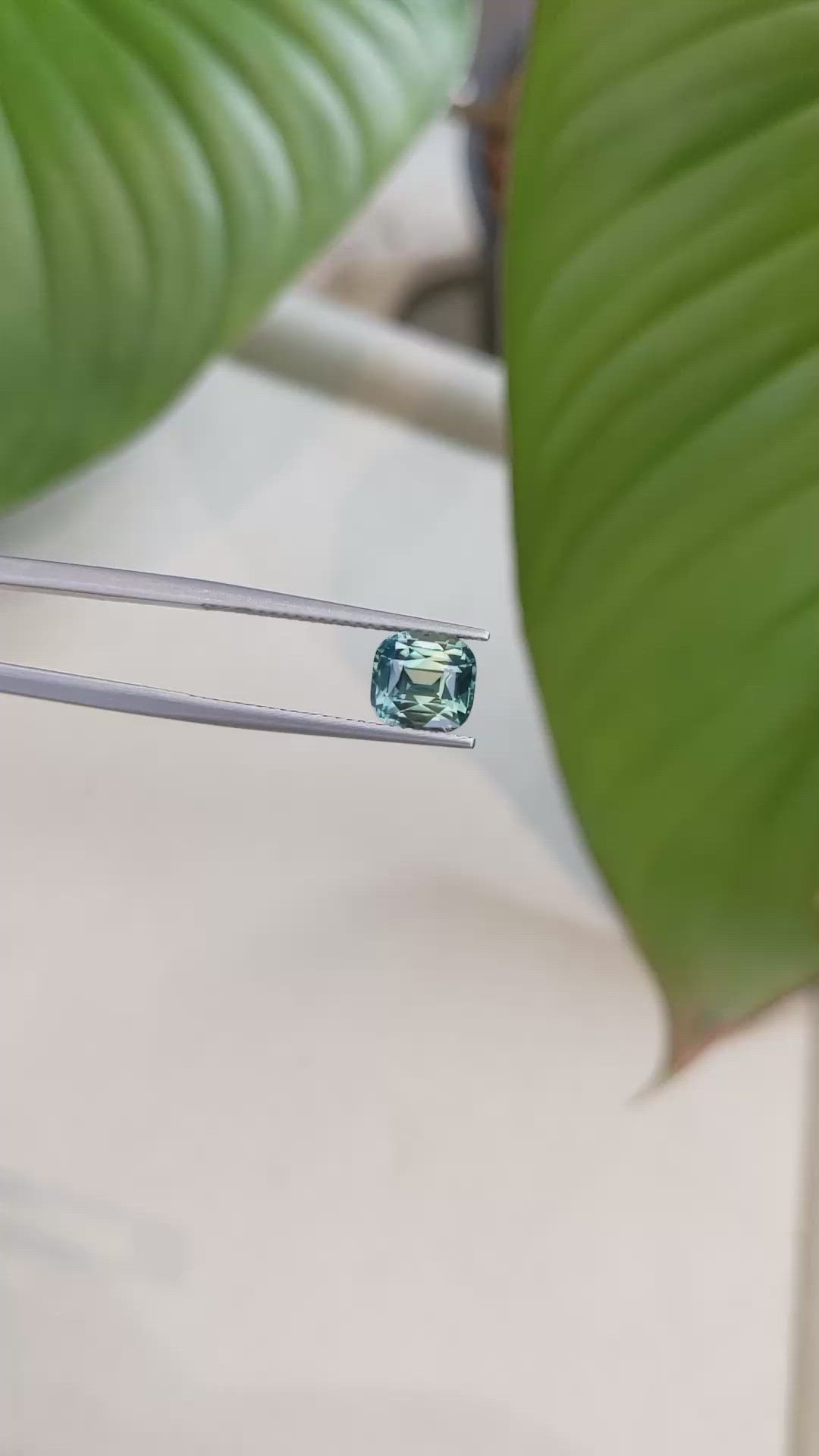 3.02 Ct. Bi Color Sapphire from Ceylon (Sri Lanka) Size Video