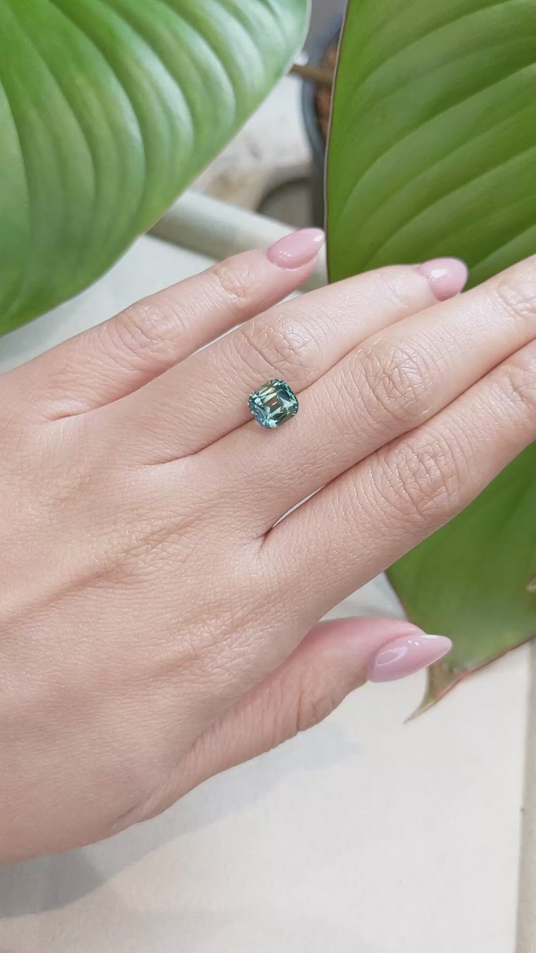 3.02 Ct. Bi Color Sapphire from Ceylon (Sri Lanka) Size Video