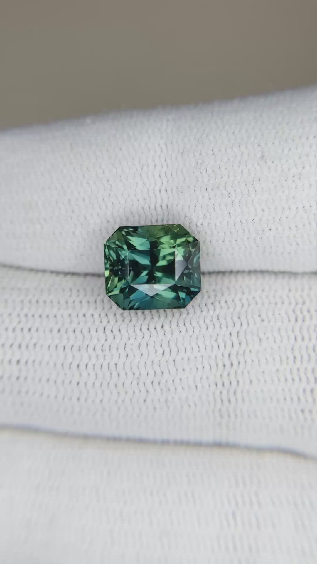 5.10 Ct. Bluish Green Sapphire from Ceylon (Sri Lanka) Size Video