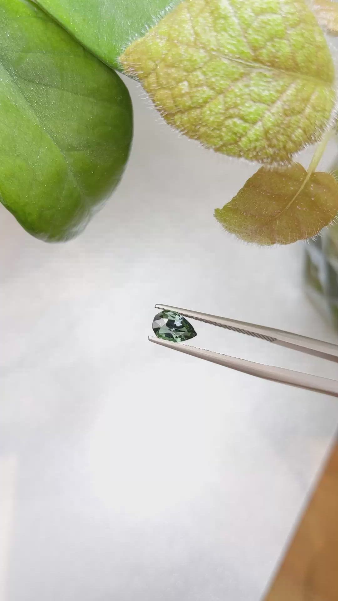 1.00 Ct. Green Sapphire from Ceylon (Sri Lanka) Size Video