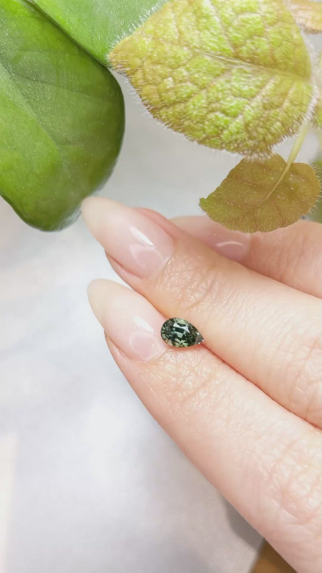 1.00 Ct. Green Sapphire from Ceylon (Sri Lanka) Size Video