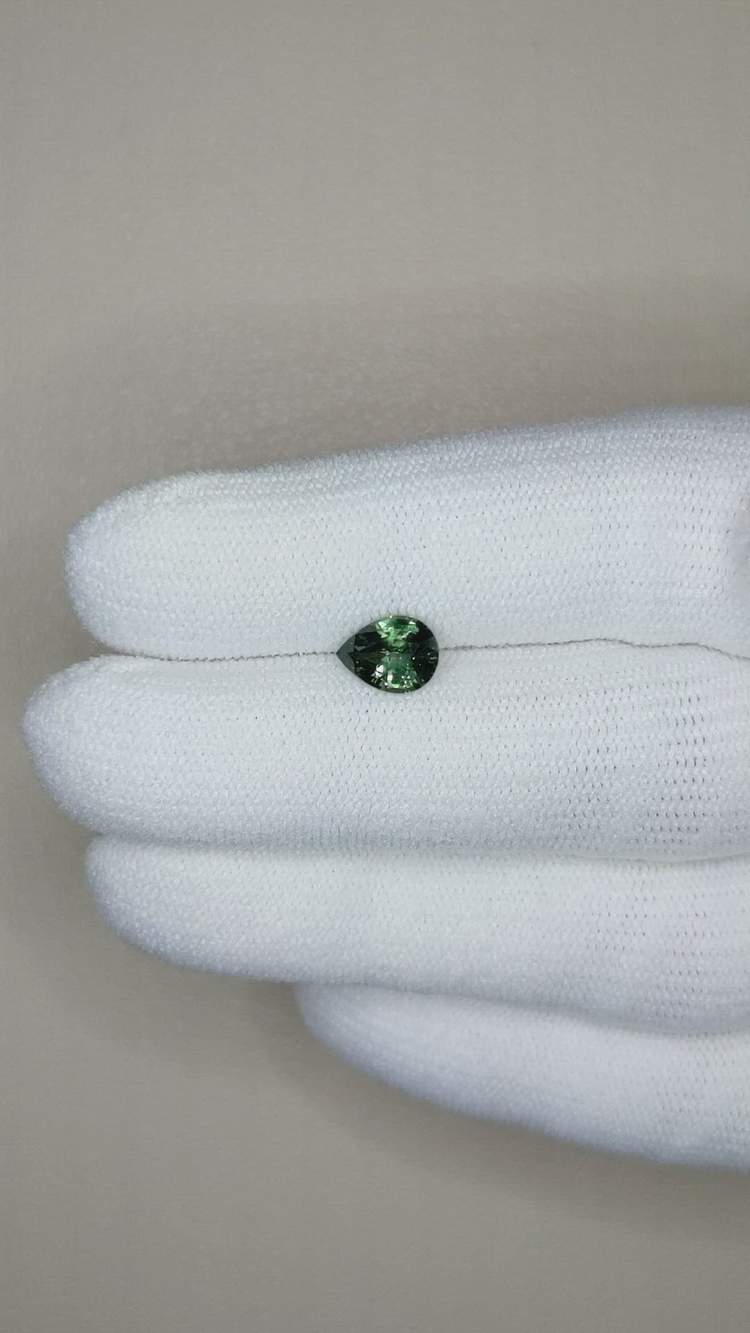 1.01 Ct. Green Sapphire from Ceylon (Sri Lanka) Size Video