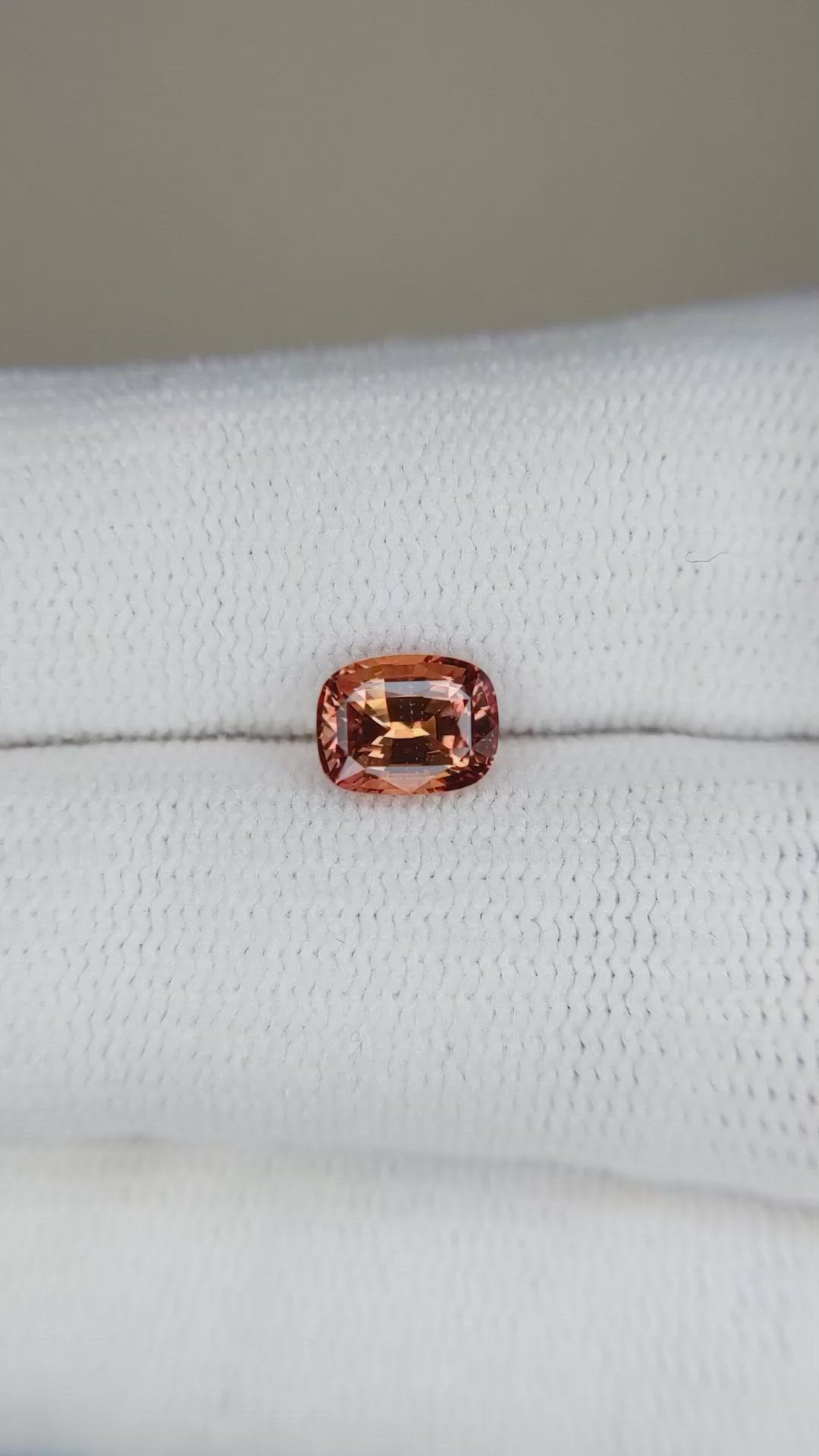 1.16 Ct. Reddish Orange Sapphire from Ceylon (Sri Lanka) Size Video