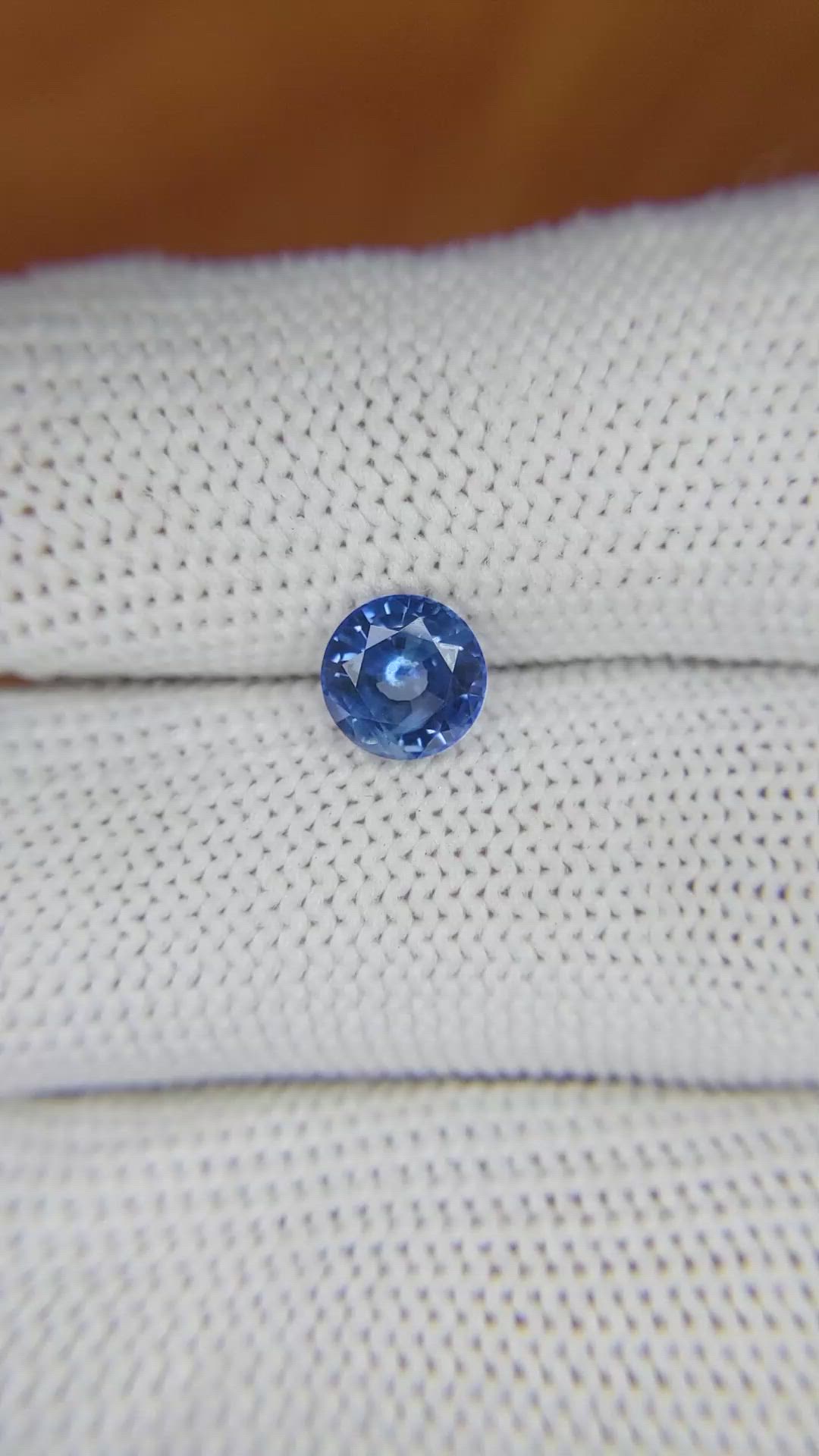 1.23 Ct. Blue Sapphire from Ceylon (Sri Lanka) Size Video
