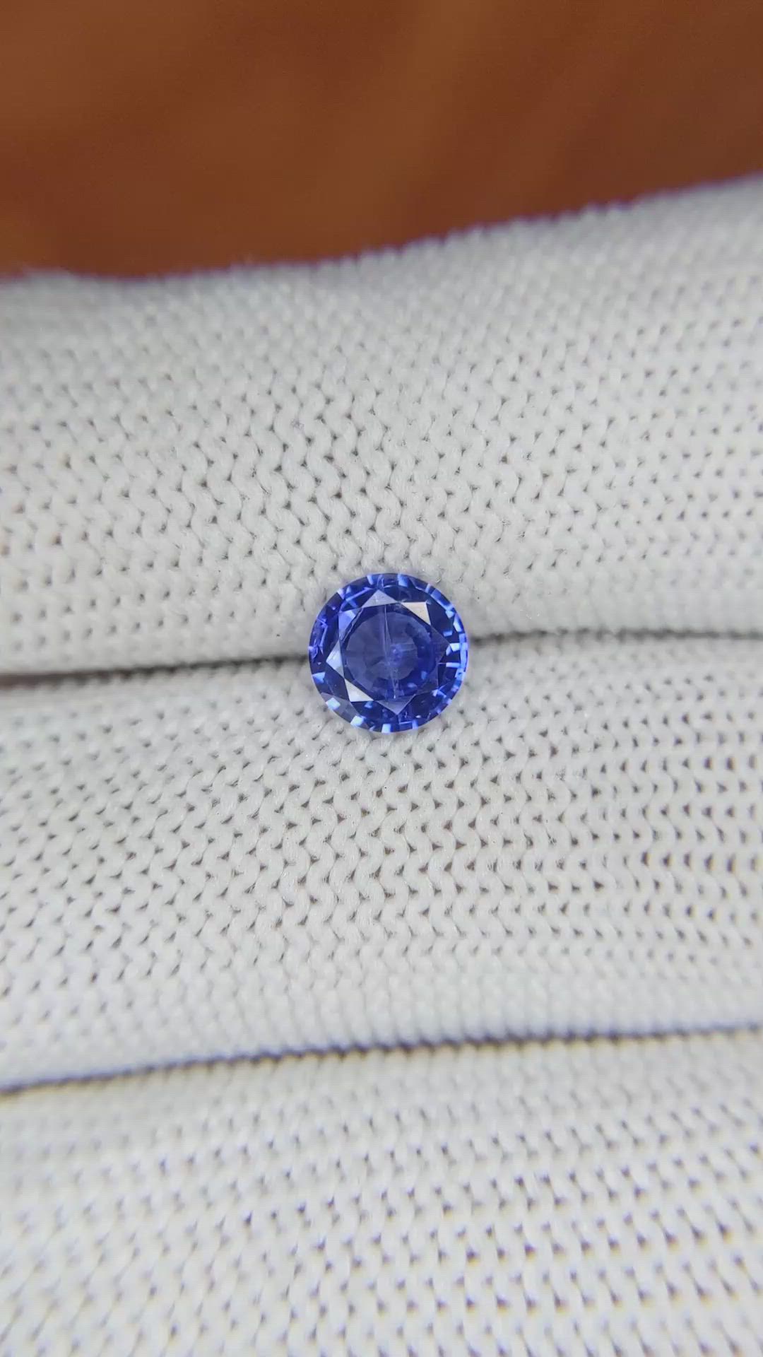 1.07 Ct. Blue Sapphire from Ceylon (Sri Lanka) Size Video