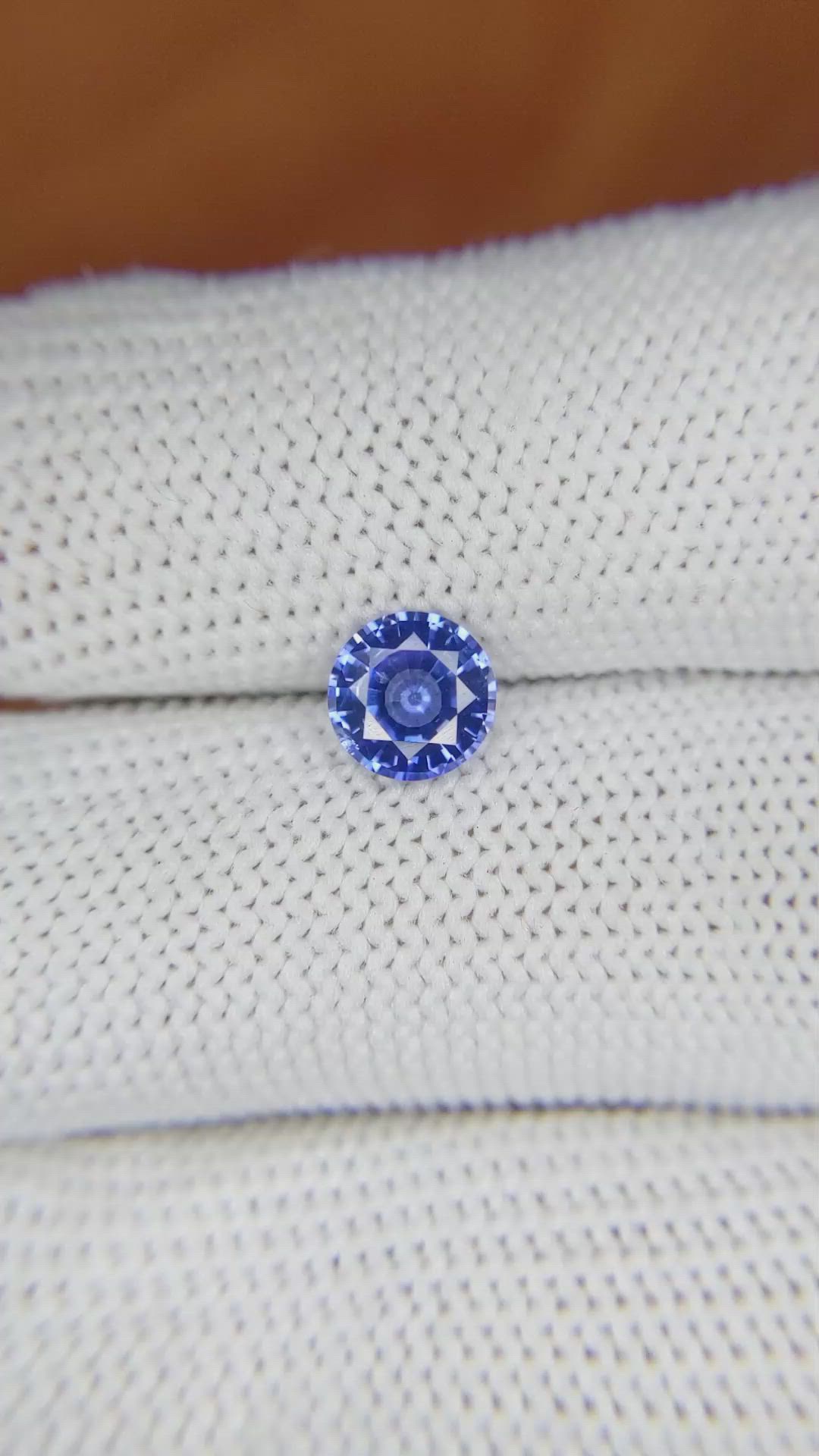 1.01 Ct. Blue Sapphire from Ceylon (Sri Lanka) Size Video