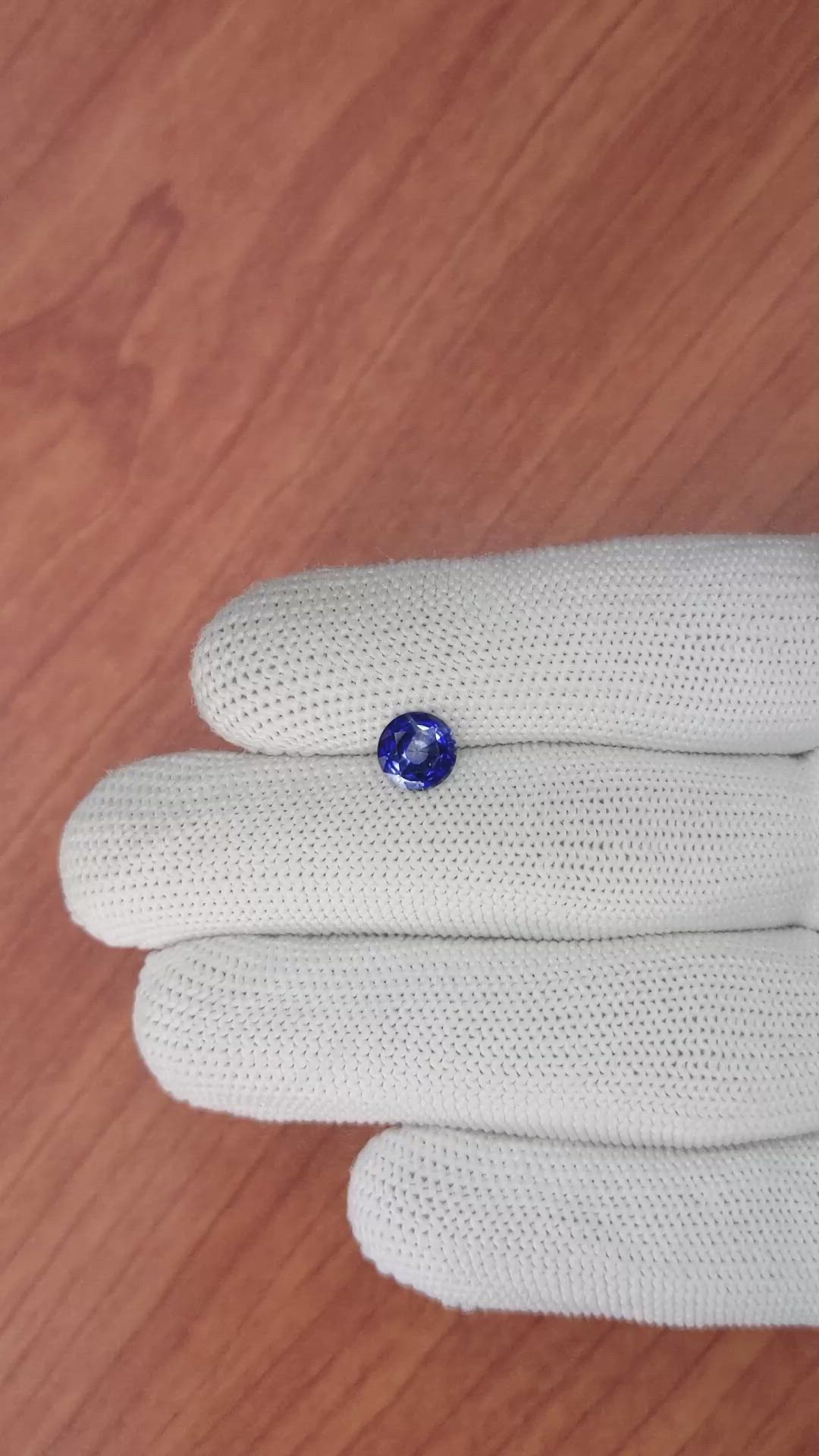 1.36 Ct. Bi Color / Parti Sapphire from Ceylon (Sri Lanka) Size Video