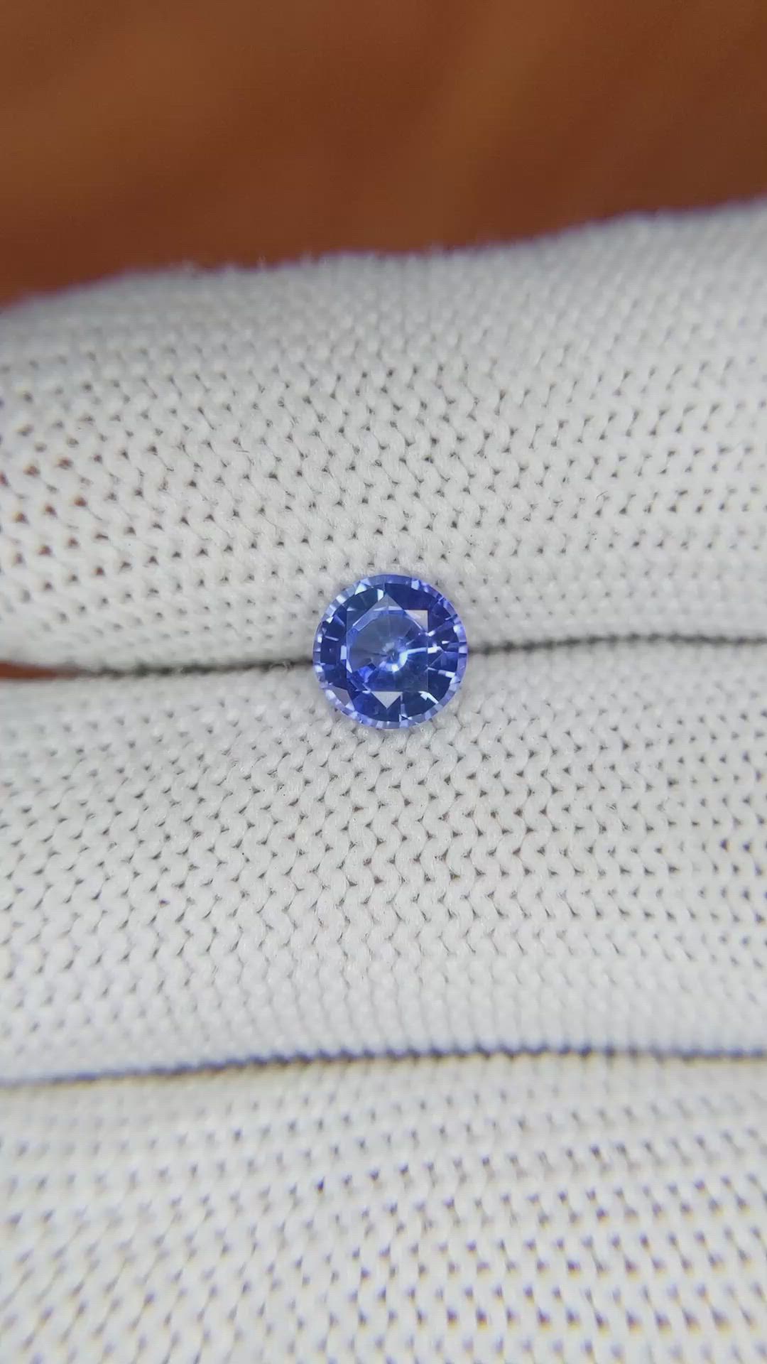 1.00 Ct. Blue Sapphire from Ceylon (Sri Lanka) Size Video