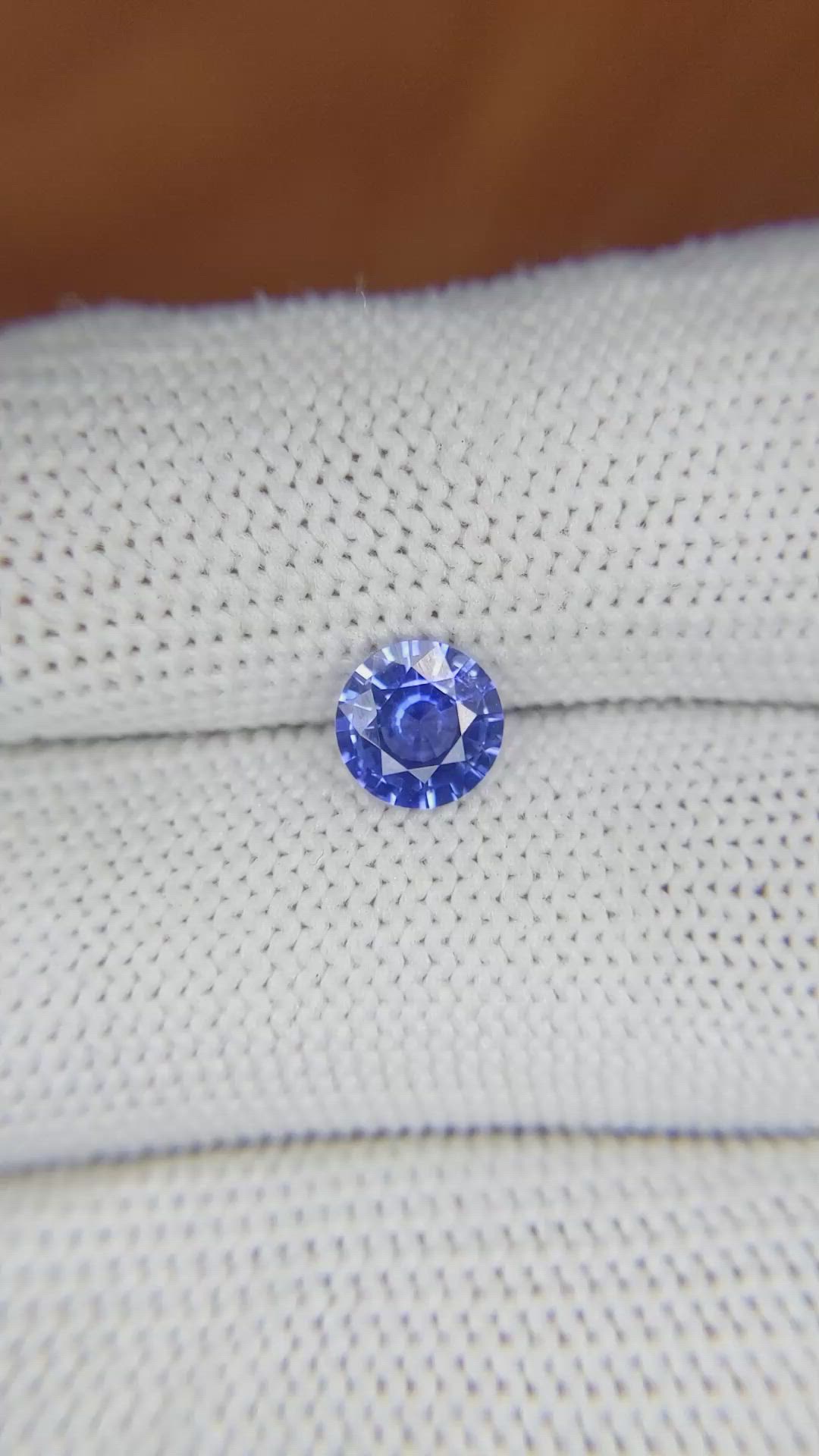 1.05 Ct. Blue Sapphire from Ceylon (Sri Lanka) Size Video