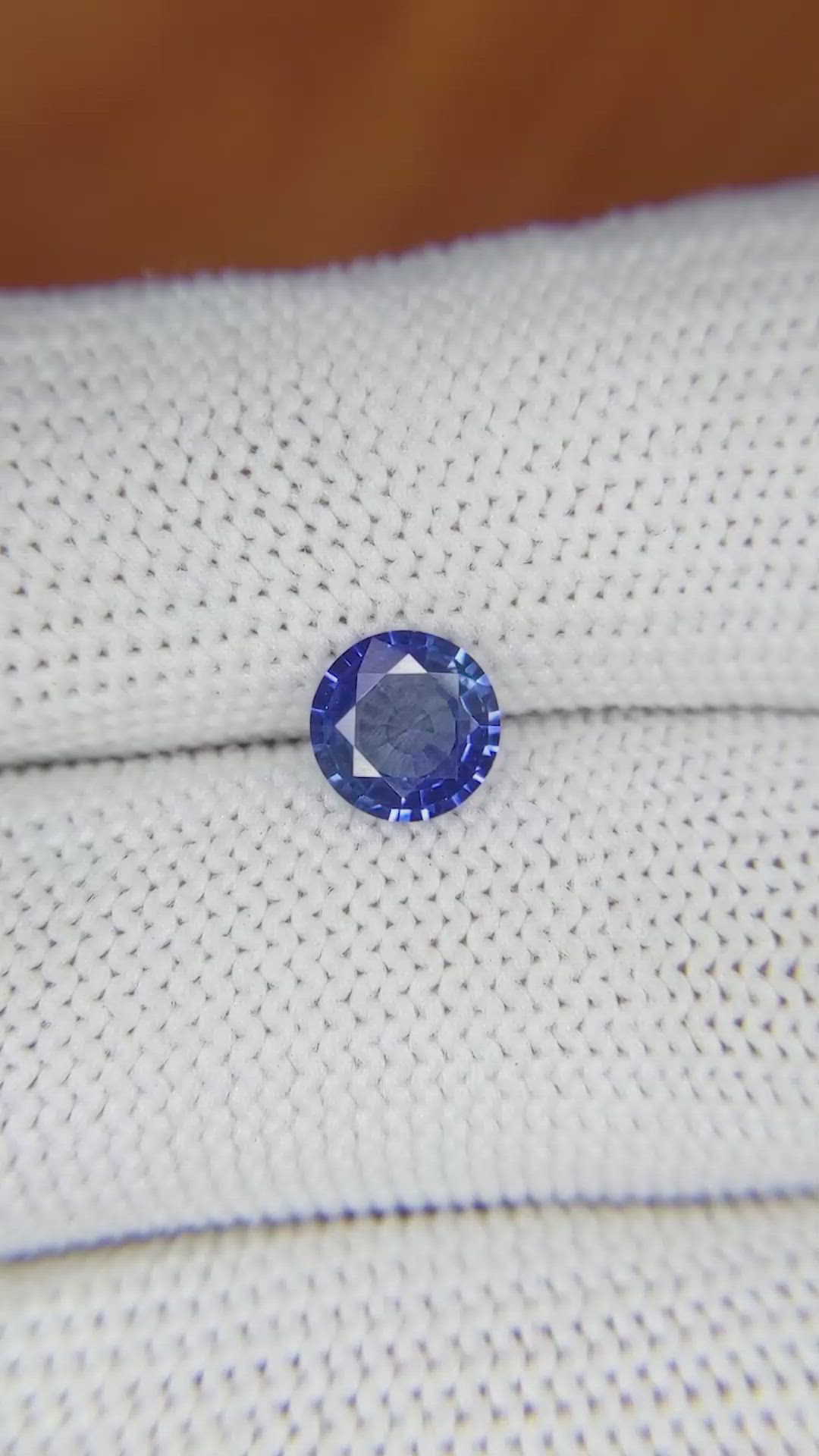 1.05 Ct. Blue Sapphire from Ceylon (Sri Lanka) Size Video