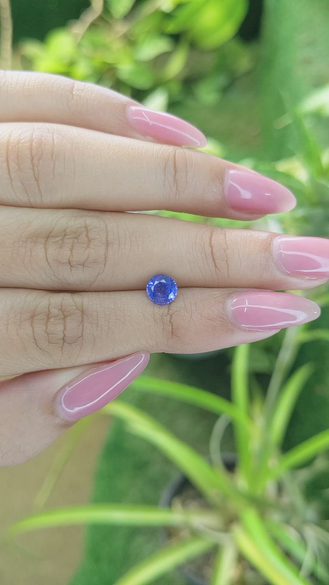 1.00 Ct. Blue Sapphire from Ceylon (Sri Lanka) Size Video