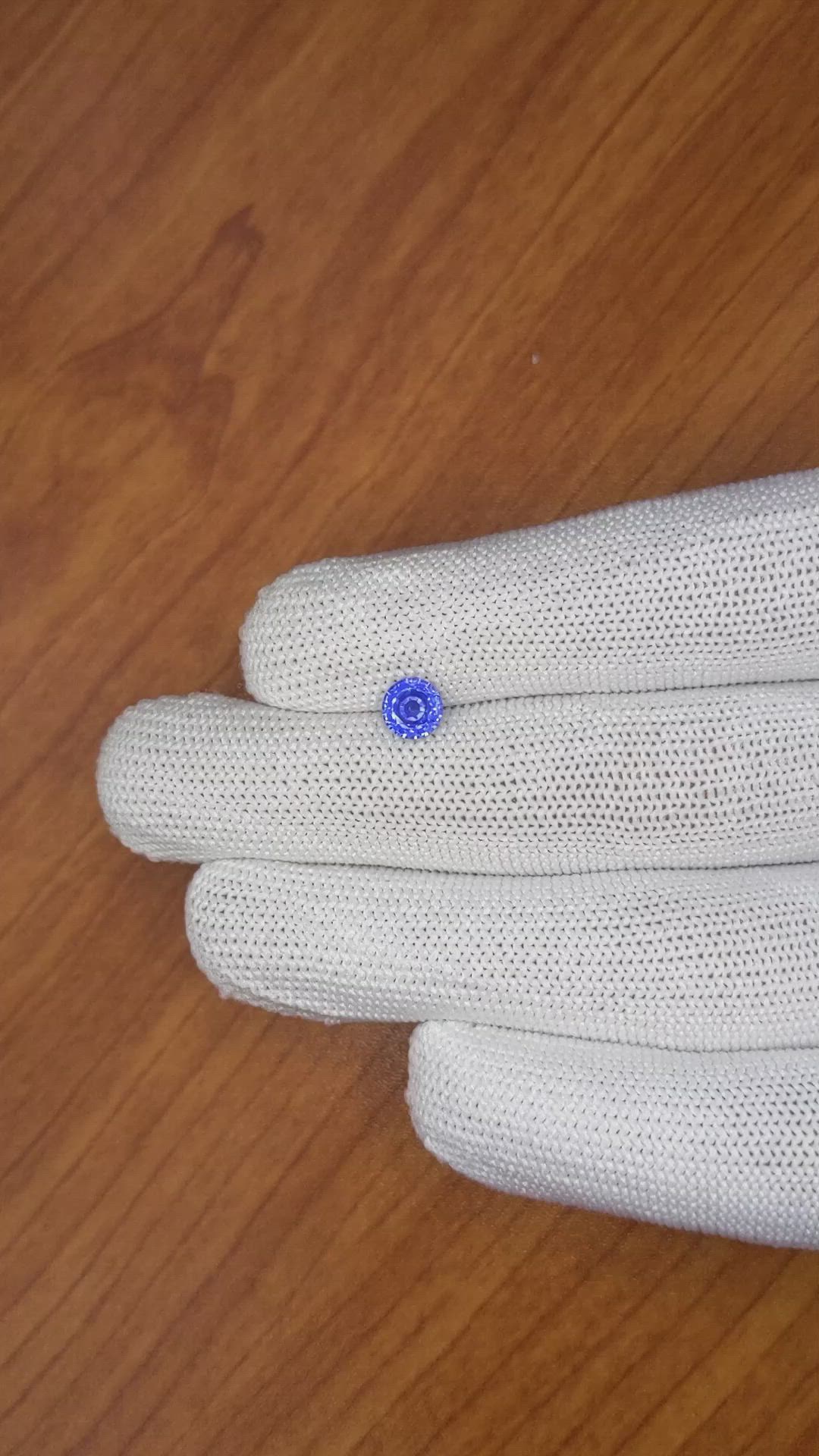 1.00 Ct. Blue Sapphire from Ceylon (Sri Lanka) Size Video