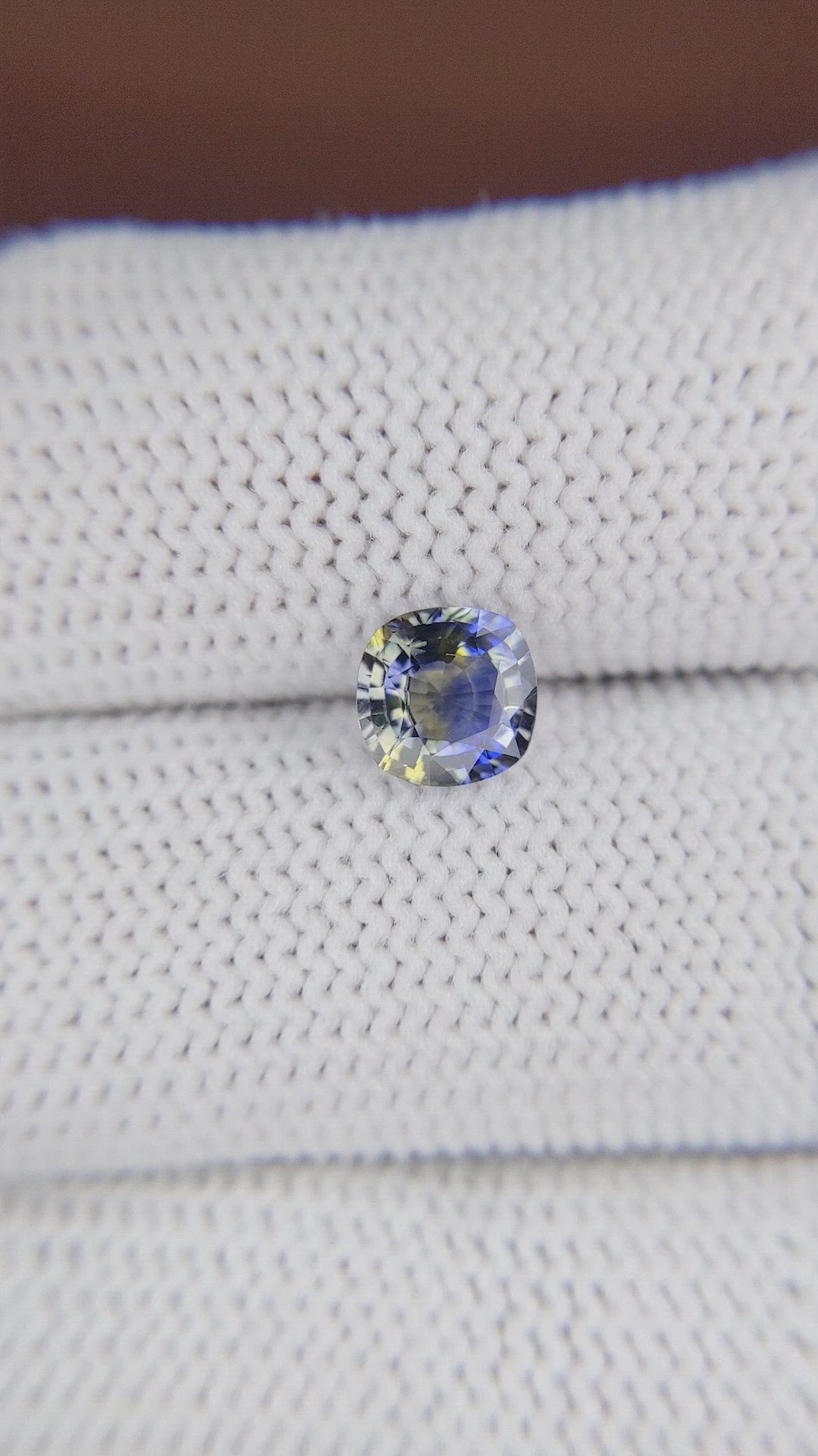 1.17 Ct. Bi Color Sapphire from Ceylon (Sri Lanka) Size Video