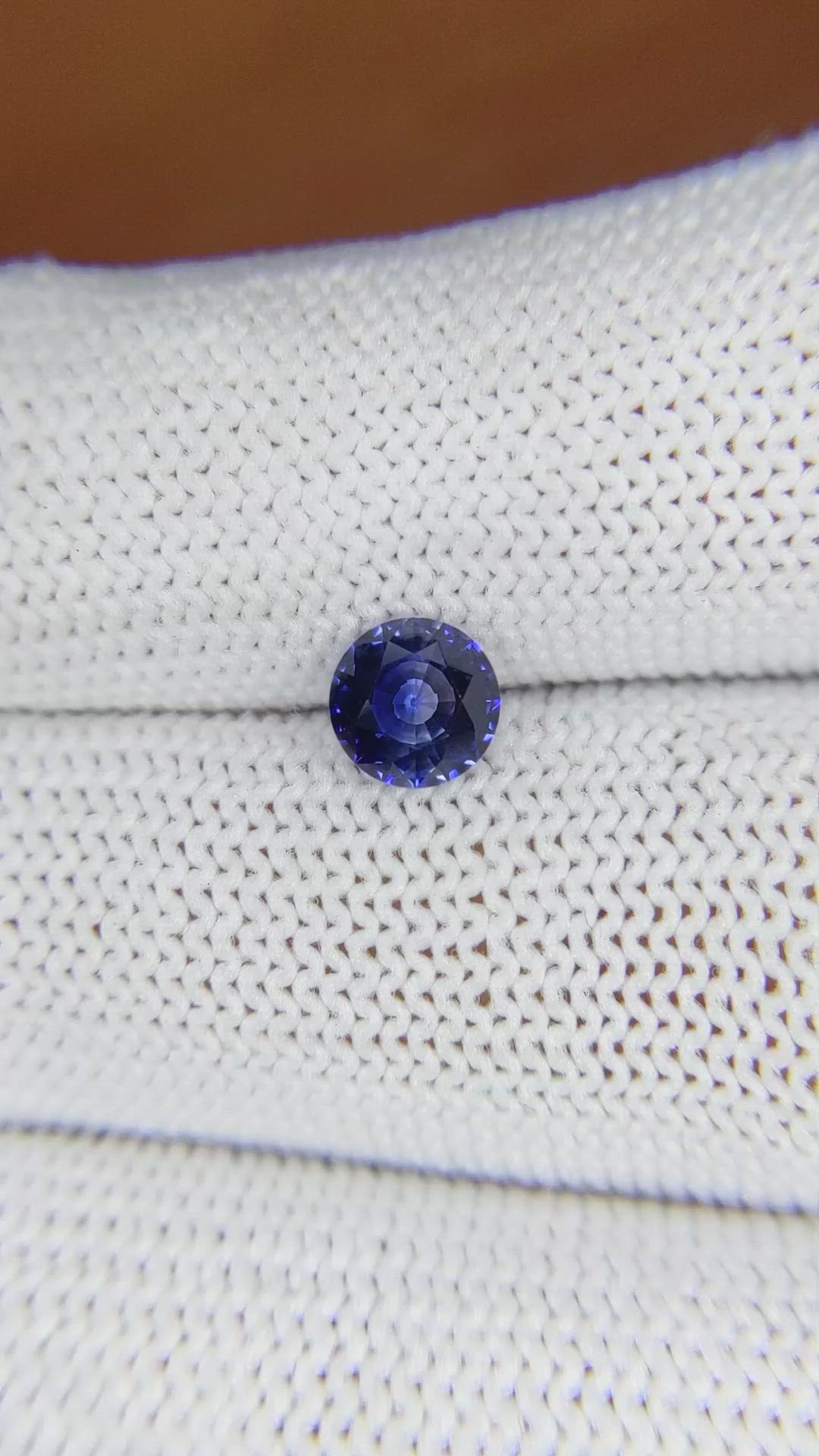 1.07 Ct. Blue Sapphire from Ceylon (Sri Lanka) Size Video