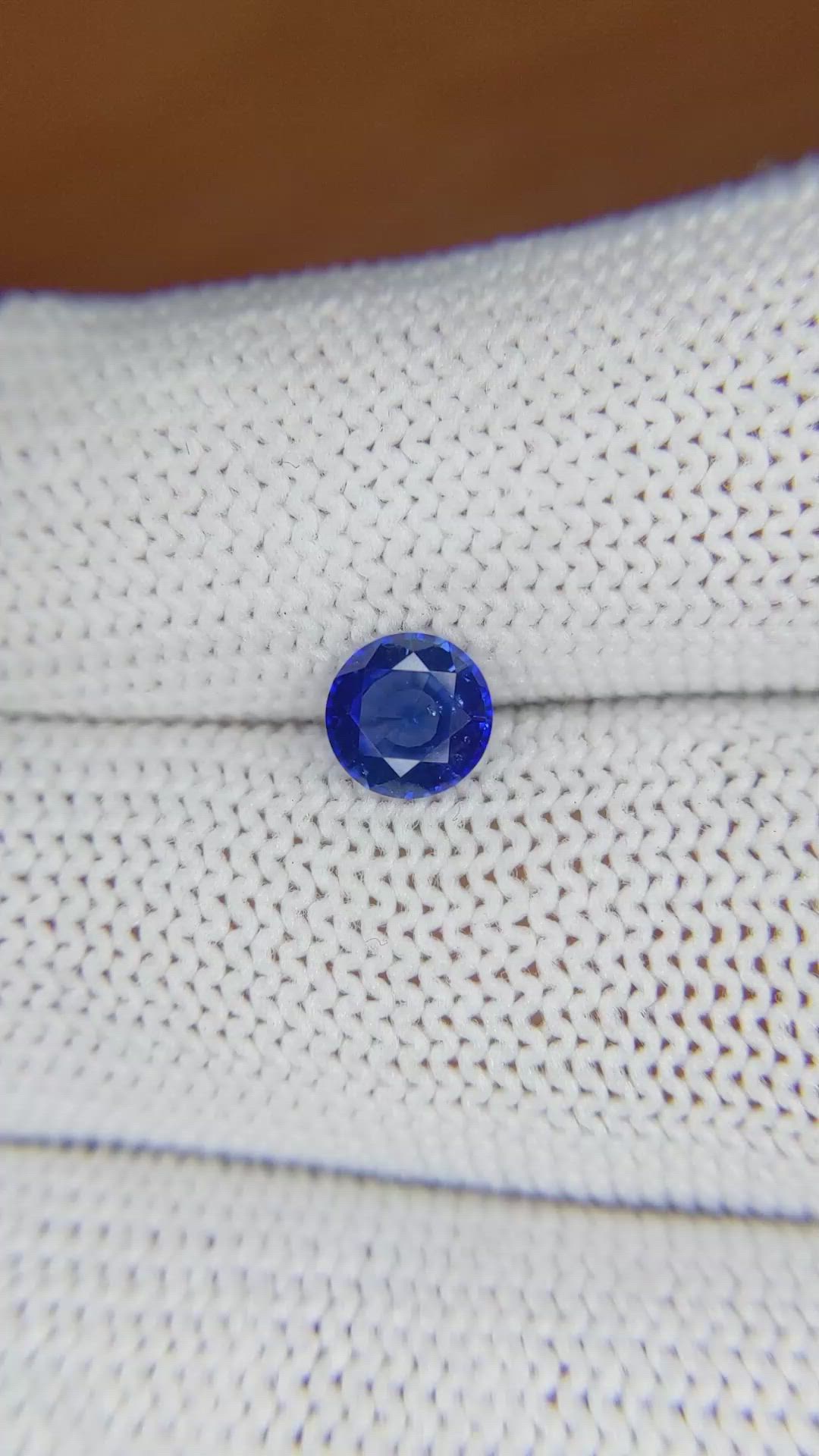 0.85 Ct. Blue Sapphire from Ceylon (Sri Lanka) Size Video