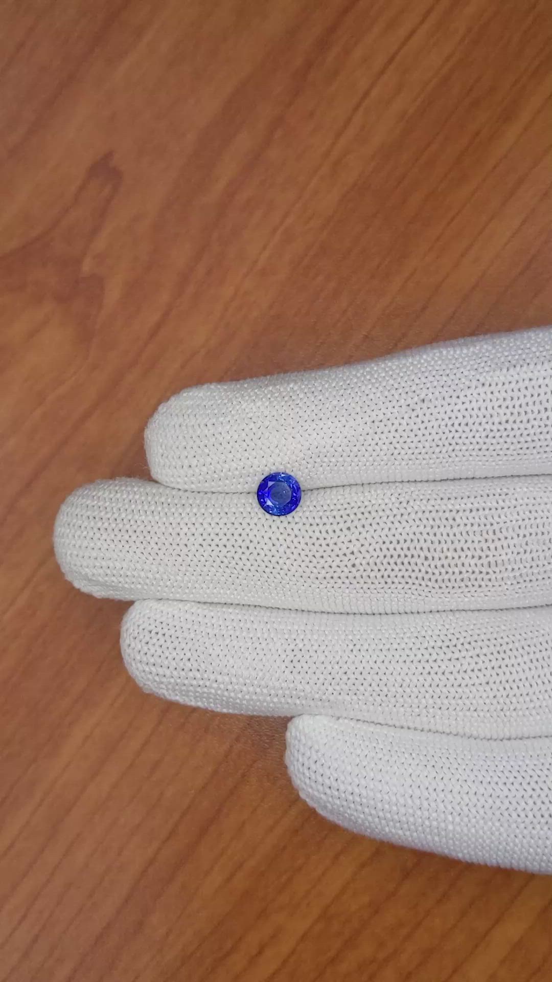 0.85 Ct. Blue Sapphire from Ceylon (Sri Lanka) Size Video
