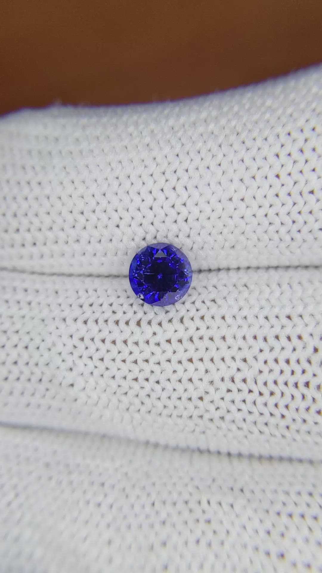 1.21 Ct. Blue Sapphire from Ceylon (Sri Lanka) Size Video