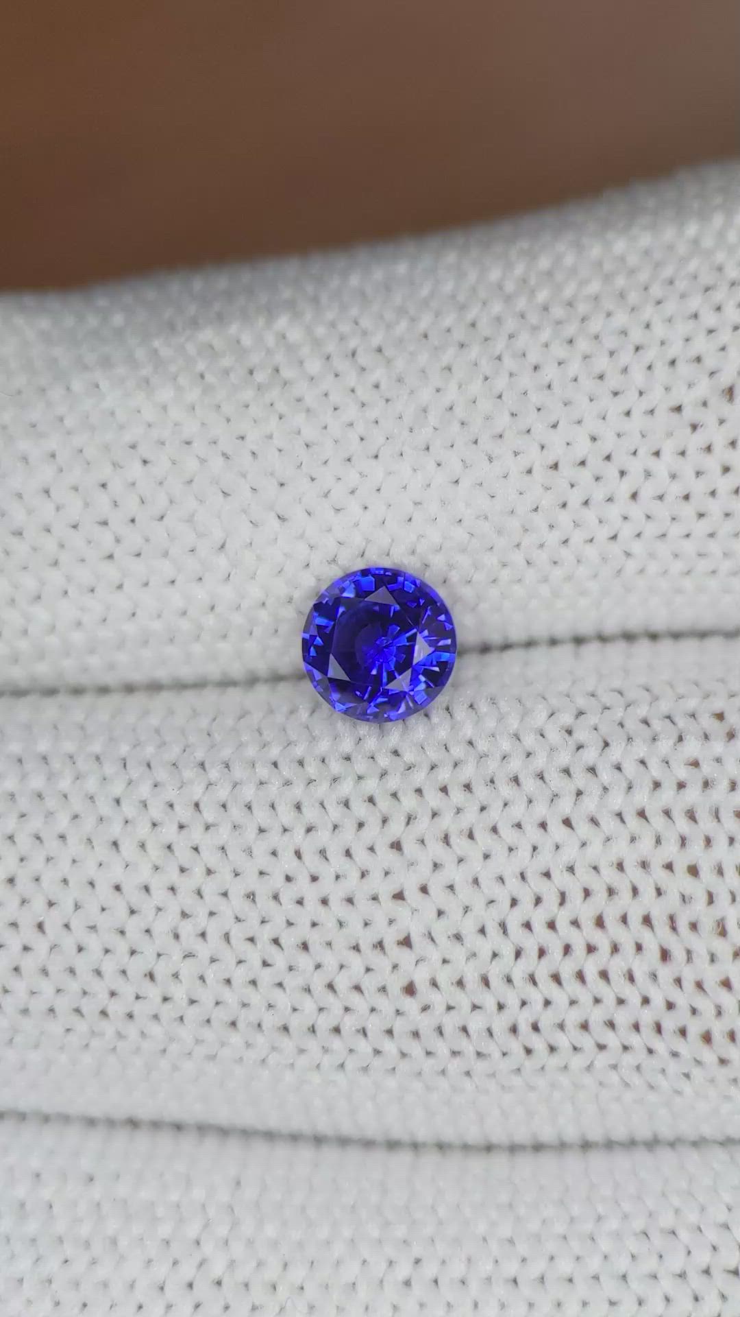 0.93 Ct. Blue Sapphire from Ceylon (Sri Lanka) Size Video