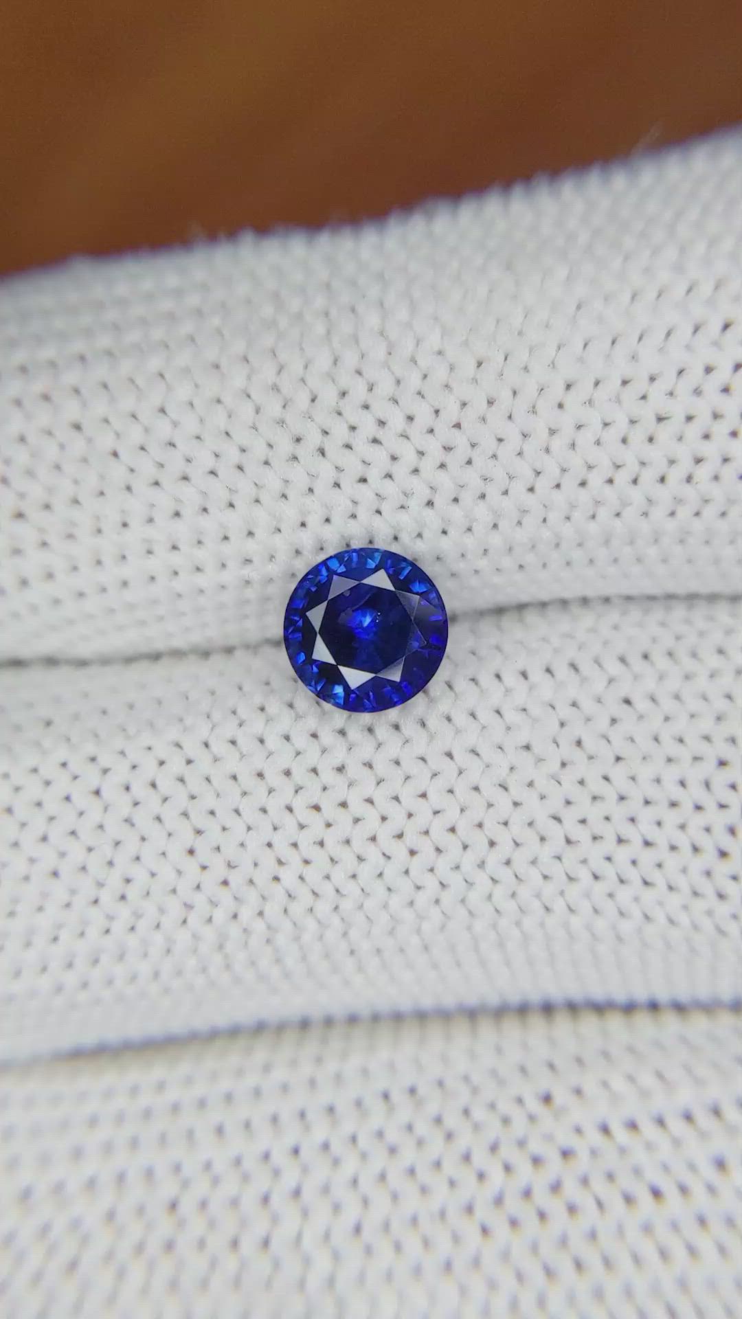 1.40 Ct. Blue Sapphire from Ceylon (Sri Lanka) Size Video