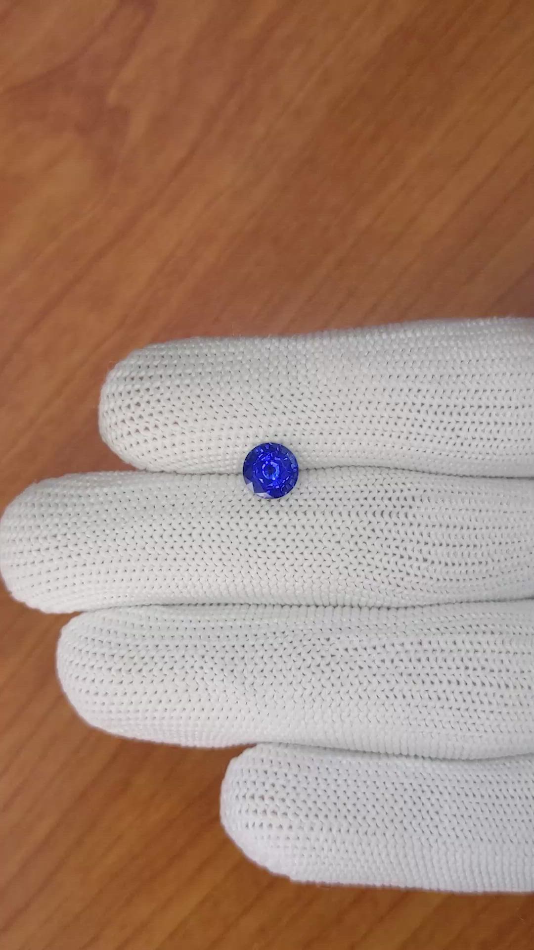 1.23 Ct. Blue Sapphire from Ceylon (Sri Lanka) Size Video